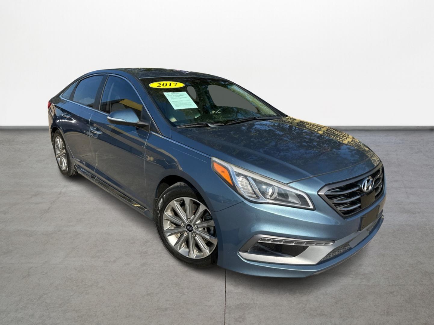 2017 Hyundai Sonata Sport (5NPE34AF1HH) with an 2.4L L4 DOHC 16V engine, 6A transmission, located at 16710 Clay Rd., Houston, TX, 77084, (281) 859-7900, 29.834864, -95.656166 - Photo#2