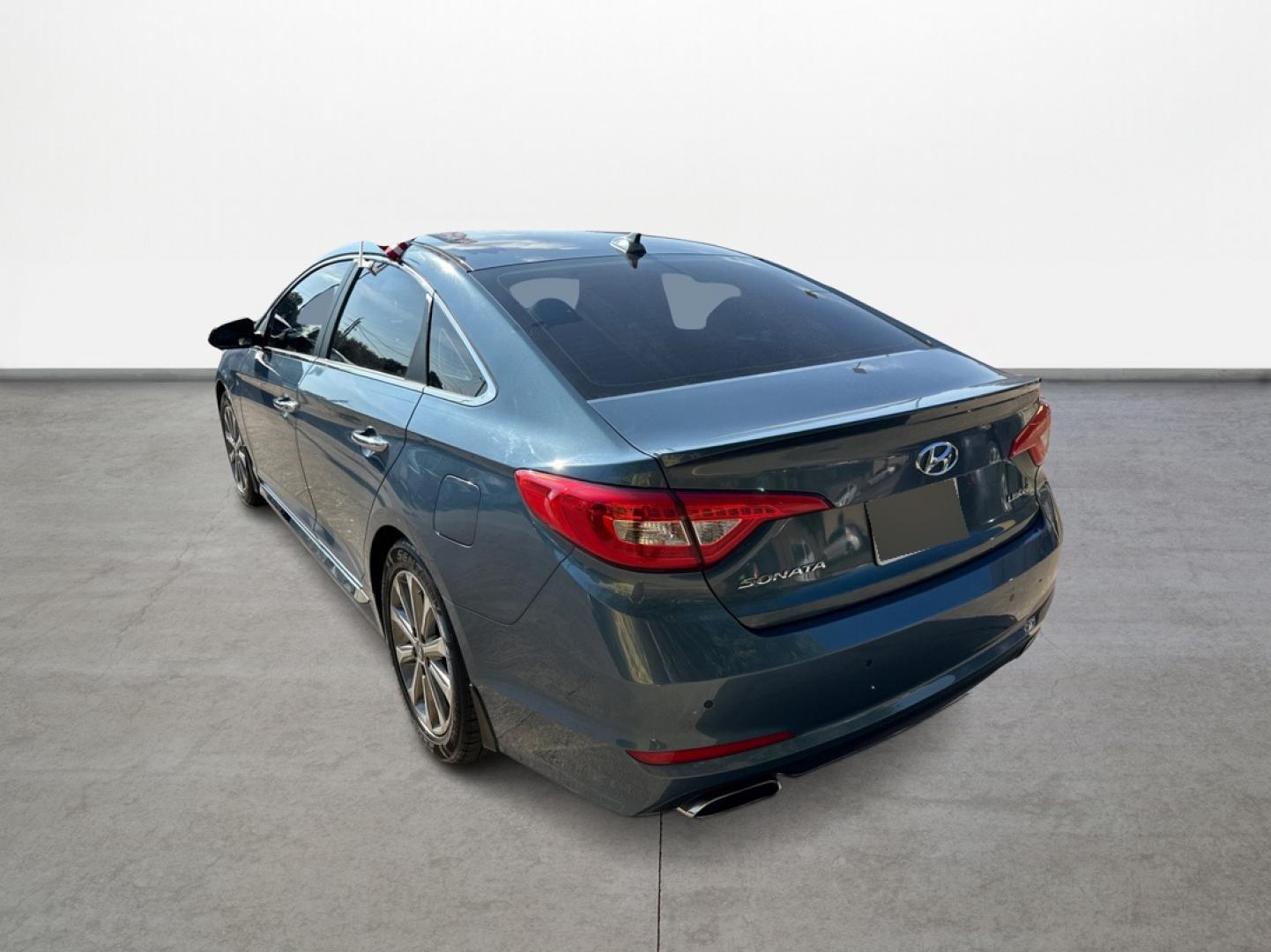 2017 Hyundai Sonata Sport (5NPE34AF1HH) with an 2.4L L4 DOHC 16V engine, 6A transmission, located at 16710 Clay Rd., Houston, TX, 77084, (281) 859-7900, 29.834864, -95.656166 - Photo#6