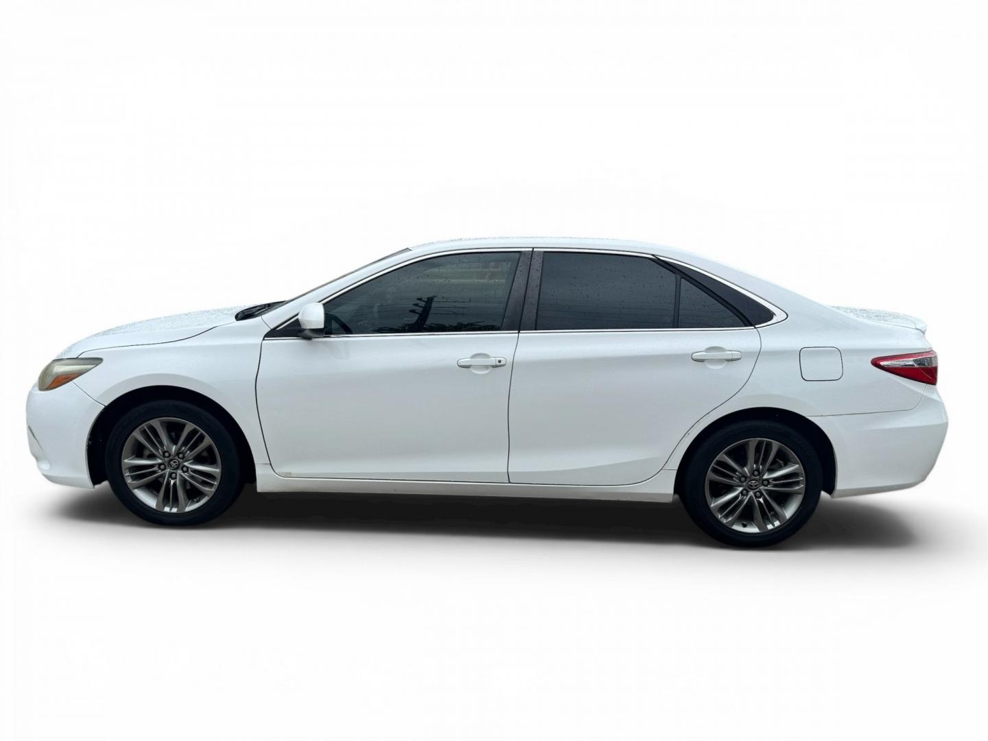 2016 Toyota Camry SE (4T1BF1FK3GU) with an 2.5L L4 DOHC 16V engine, 6-Speed Automatic transmission, located at 16710 Clay Rd., Houston, TX, 77084, (281) 859-7900, 29.834864, -95.656166- Photo#6