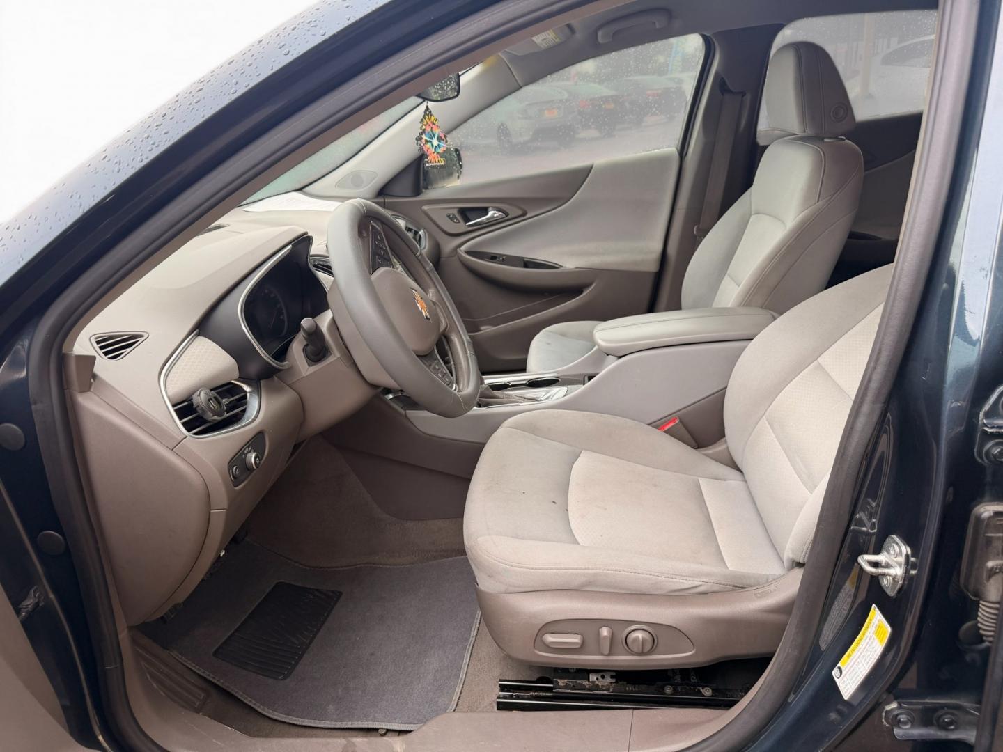 2020 Chevrolet Malibu LT (1G1ZD5ST9LF) with an 1.5L L4 DOHC 16V engine, 6A transmission, located at 16710 Clay Rd., Houston, TX, 77084, (281) 859-7900, 29.834864, -95.656166- Photo#10