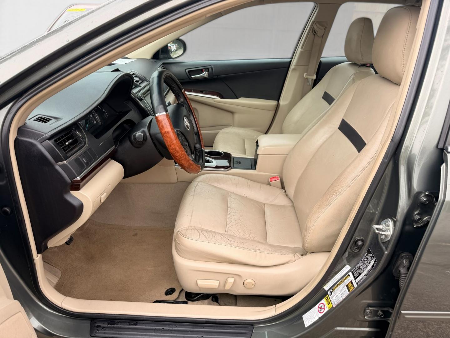 2013 Toyota Camry SE (4T4BF1FK0DR) with an 2.5L L4 DOHC 16V engine, 6-Speed Automatic transmission, located at 16710 Clay Rd., Houston, TX, 77084, (281) 859-7900, 29.834864, -95.656166- Photo#10