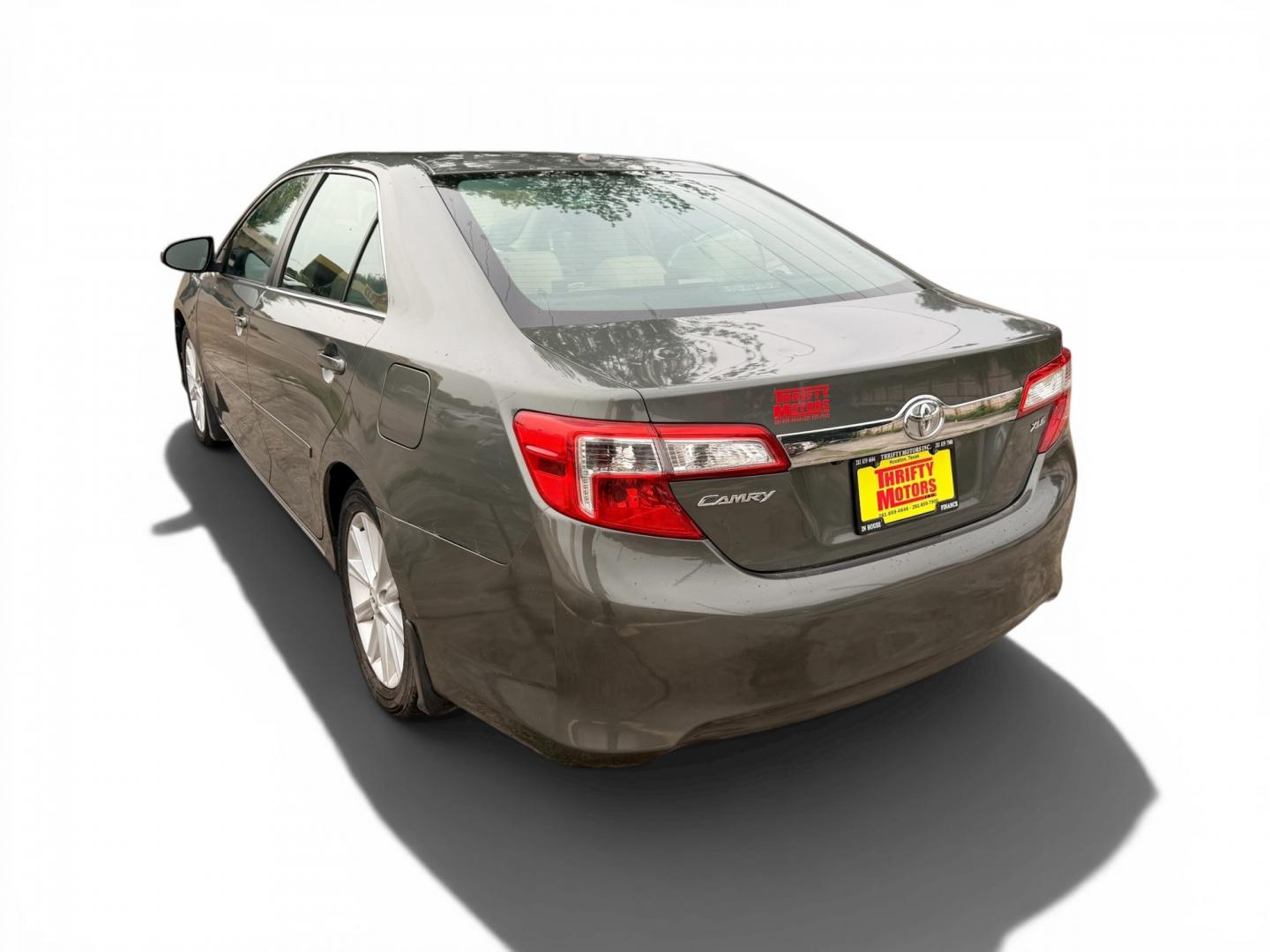 2013 Toyota Camry SE (4T4BF1FK0DR) with an 2.5L L4 DOHC 16V engine, 6-Speed Automatic transmission, located at 16710 Clay Rd., Houston, TX, 77084, (281) 859-7900, 29.834864, -95.656166- Photo#5