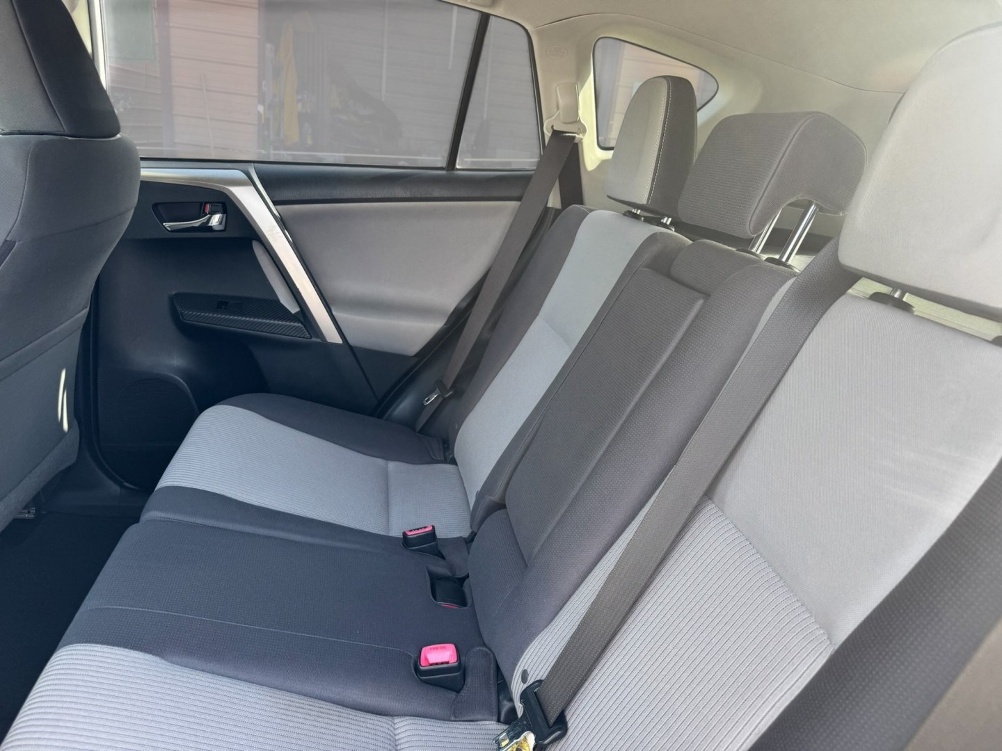 2014 Toyota RAV4 XLE FWD (JTMWFREV0EJ) with an 2.5L L4 DOHC 16V engine, 6A transmission, located at 16710 Clay Rd., Houston, TX, 77084, (281) 859-7900, 29.834864, -95.656166- Photo#9
