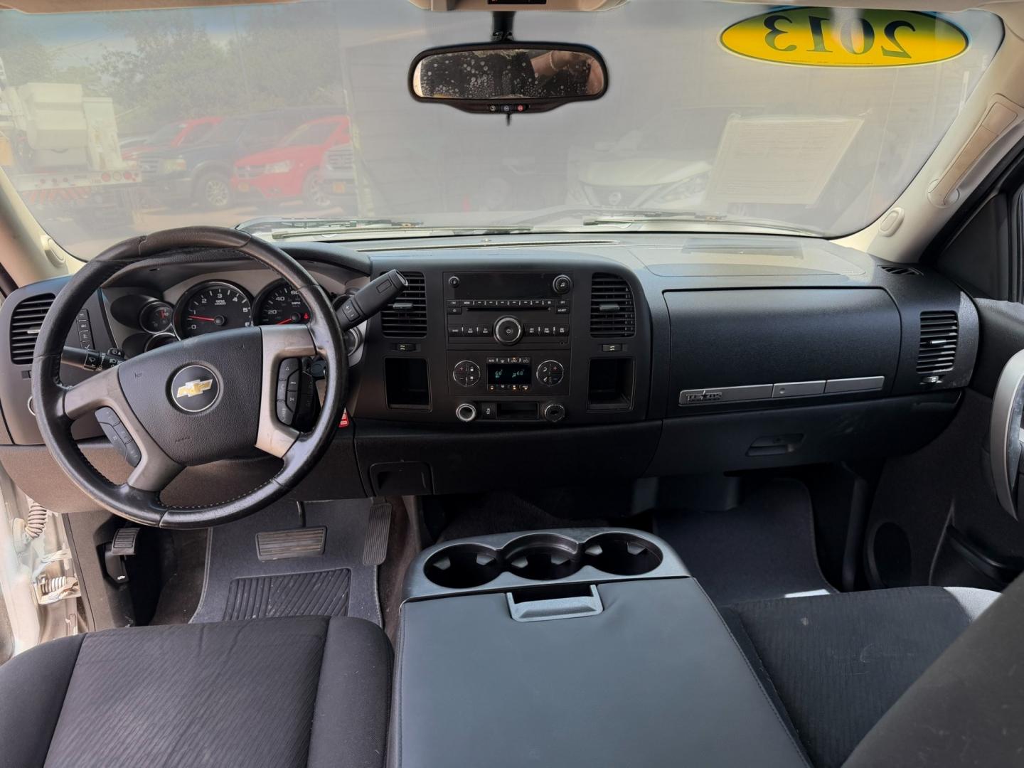 2013 Chevrolet Silverado 1500 LT Ext. Cab 2WD (1GCRCSE08DZ) with an 5.3L V8 OHV 16V FFV engine, located at 16710 Clay Rd., Houston, TX, 77084, (281) 859-7900, 29.834864, -95.656166- Photo#8