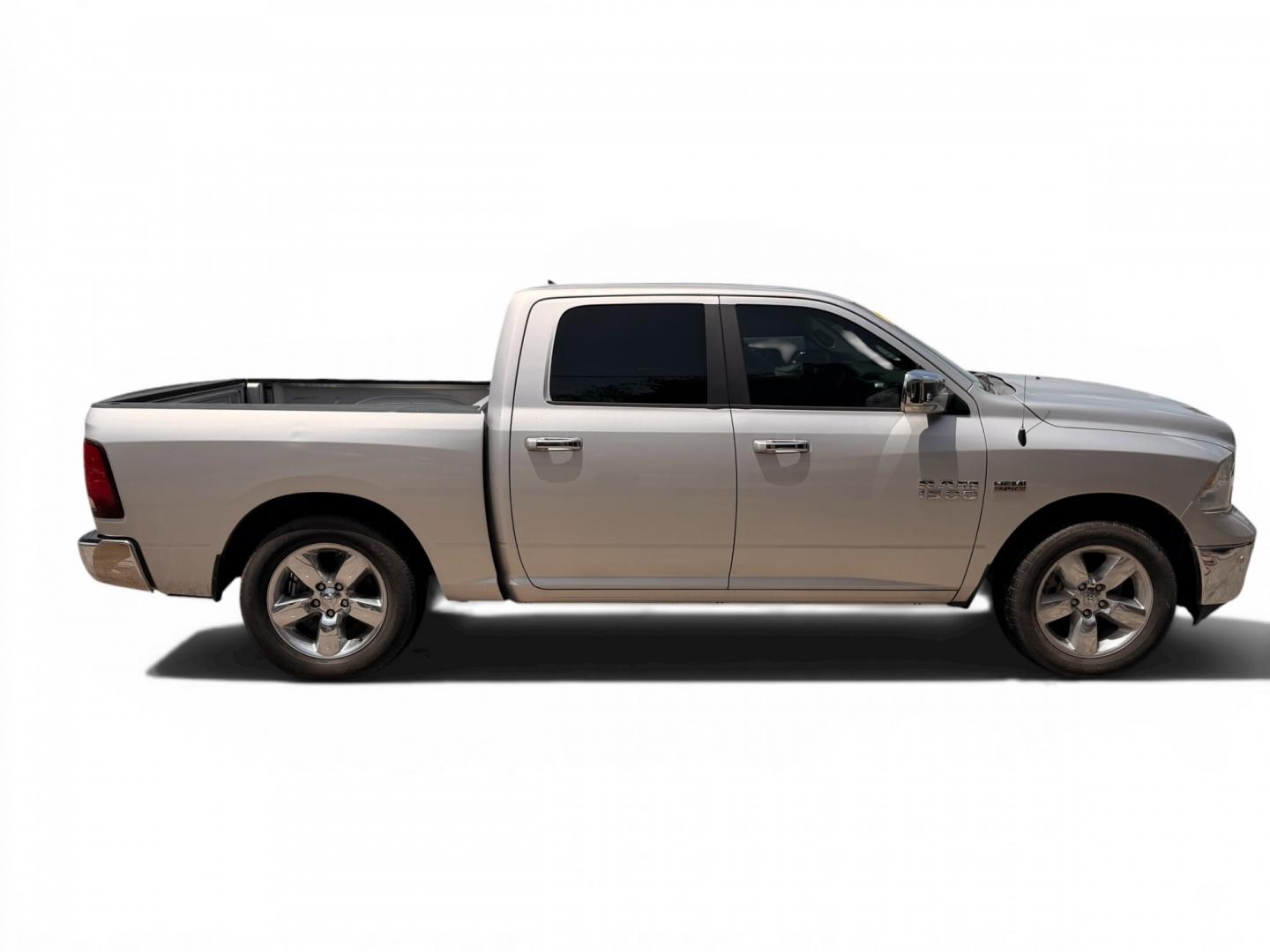 2017 RAM 1500 SLT Crew Cab SWB 2WD (1C6RR6LT2HS) with an 5.7L V8 OHV 16V engine, 8A transmission, located at 16710 Clay Rd., Houston, TX, 77084, (281) 859-7900, 29.834864, -95.656166- Photo#6