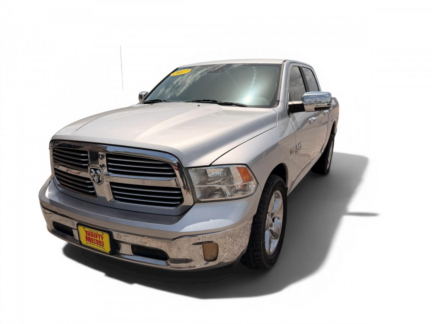 2017 RAM 1500 SLT Crew Cab SWB 2WD (1C6RR6LT2HS) with an 5.7L V8 OHV 16V engine, 8A transmission, located at 16710 Clay Rd., Houston, TX, 77084, (281) 859-7900, 29.834864, -95.656166- Photo#9