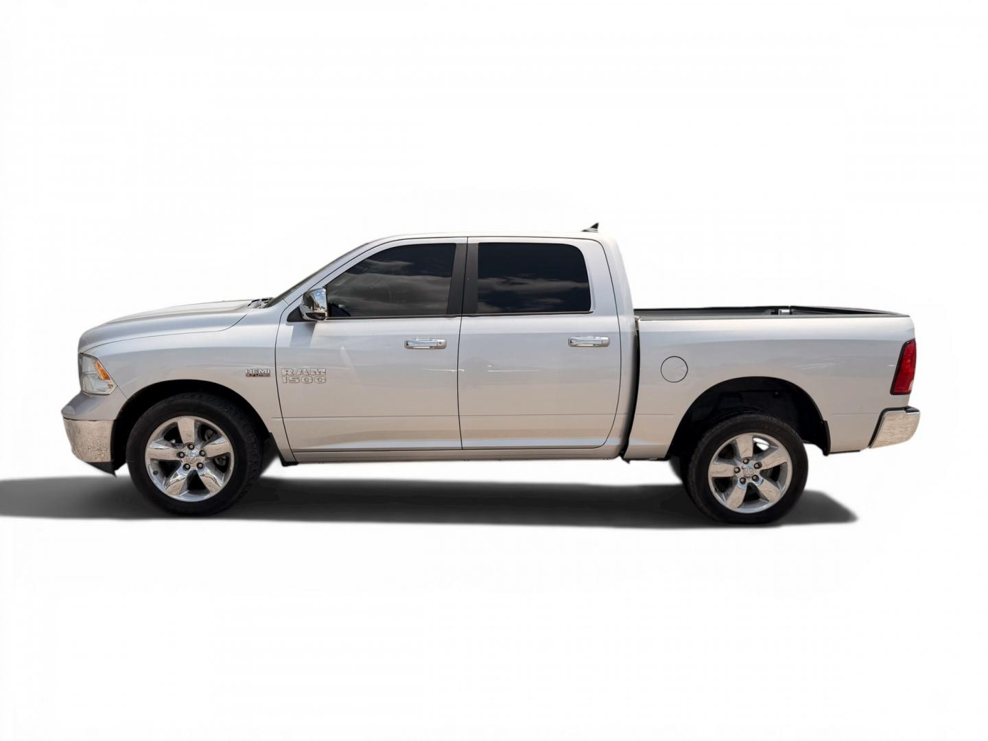 2017 RAM 1500 SLT Crew Cab SWB 2WD (1C6RR6LT2HS) with an 5.7L V8 OHV 16V engine, 8A transmission, located at 16710 Clay Rd., Houston, TX, 77084, (281) 859-7900, 29.834864, -95.656166- Photo#12