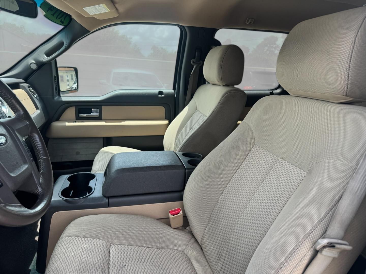 2014 Ford F-150 Platinum SuperCrew 6.5-ft. Bed 2WD (1FTFW1CT2EK) with an 3.5L V6 TURBO engine, 6A transmission, located at 16710 Clay Rd., Houston, TX, 77084, (281) 859-7900, 29.834864, -95.656166- Photo#9