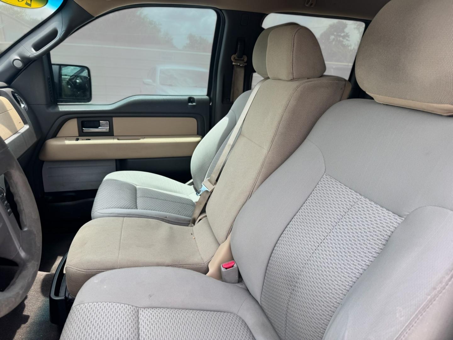 2014 Ford F-150 XLT SuperCrew 5.5-ft. Bed 2WD (1FTEW1CM2EK) with an 3.7L V6 DOHC 24V engine, 6A transmission, located at 16710 Clay Rd., Houston, TX, 77084, (281) 859-7900, 29.834864, -95.656166- Photo#9