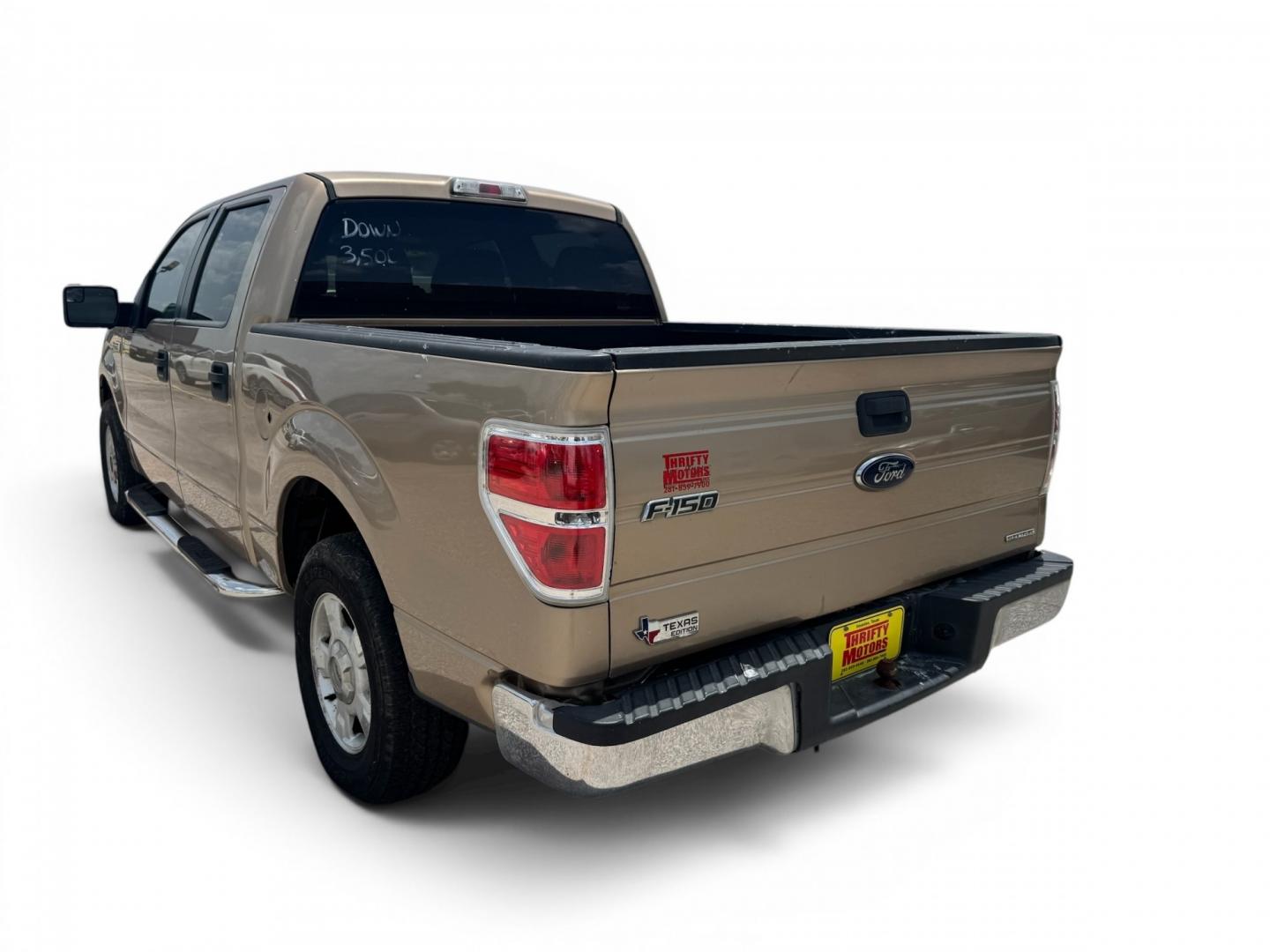 2014 Ford F-150 XLT SuperCrew 5.5-ft. Bed 2WD (1FTEW1CM2EK) with an 3.7L V6 DOHC 24V engine, 6A transmission, located at 16710 Clay Rd., Houston, TX, 77084, (281) 859-7900, 29.834864, -95.656166- Photo#4