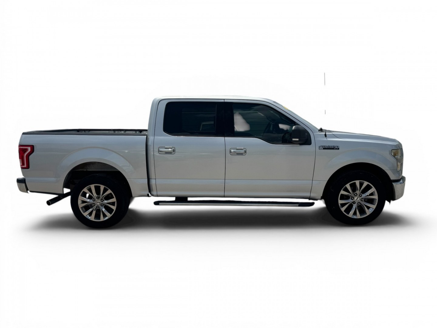 2015 Ford F-150 King-Ranch SuperCrew 5.5-ft. Bed 2WD (1FTEW1CF4FK) with an 5.0L V8 engine, 6A transmission, located at 16710 Clay Rd., Houston, TX, 77084, (281) 859-7900, 29.834864, -95.656166- Photo#2