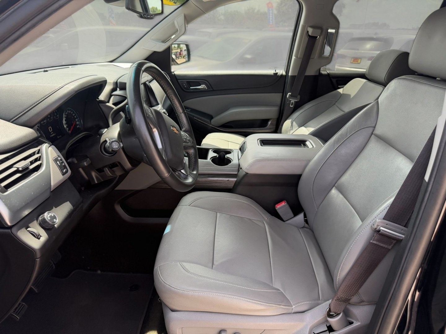 2017 Chevrolet Suburban LT 2WD (1GNSCHKC5HR) with an 5.3L V8 OHV 16V engine, 6A transmission, located at 16710 Clay Rd., Houston, TX, 77084, (281) 859-7900, 29.834864, -95.656166- Photo#10