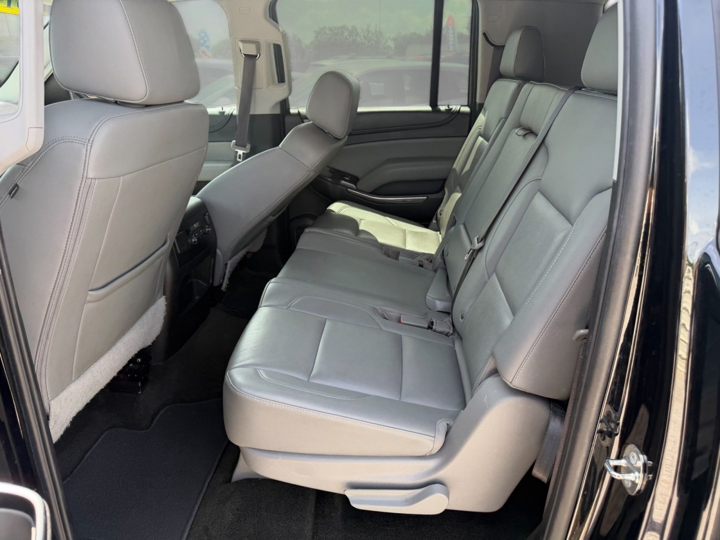 2017 Chevrolet Suburban LT 2WD (1GNSCHKC5HR) with an 5.3L V8 OHV 16V engine, 6A transmission, located at 16710 Clay Rd., Houston, TX, 77084, (281) 859-7900, 29.834864, -95.656166- Photo#11
