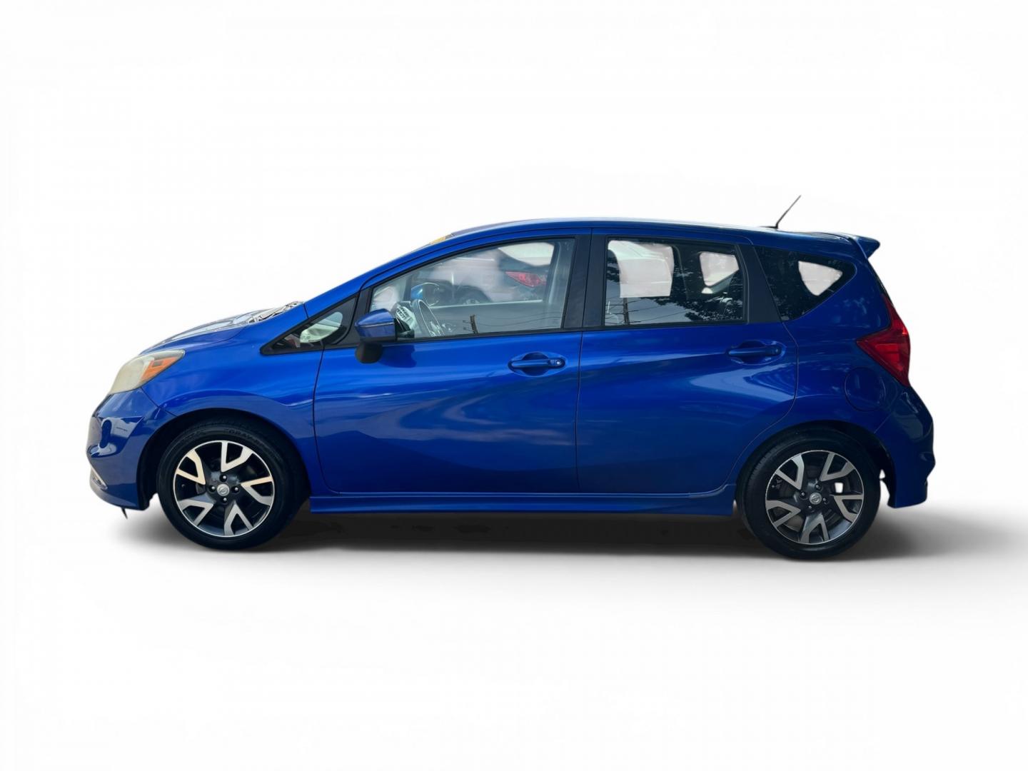 2015 Nissan Versa Note S 5MT (3N1CE2CP1FL) with an 1.6L L4 DOHC 16V engine, 5M transmission, located at 16710 Clay Rd., Houston, TX, 77084, (281) 859-7900, 29.834864, -95.656166- Photo#4