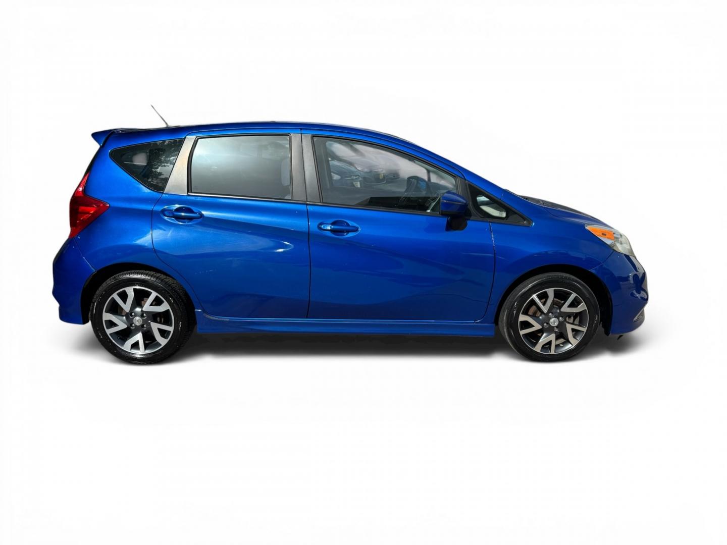 2015 Nissan Versa Note S 5MT (3N1CE2CP1FL) with an 1.6L L4 DOHC 16V engine, 5M transmission, located at 16710 Clay Rd., Houston, TX, 77084, (281) 859-7900, 29.834864, -95.656166- Photo#5