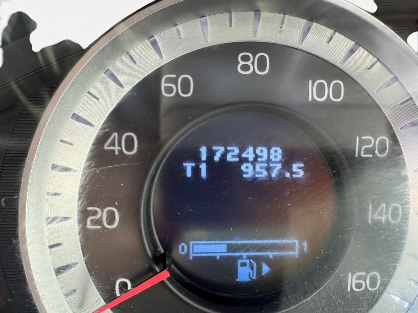 2013 Volvo XC60 T6 AWD (YV4902DZ7D2) with an 3.0L L6 DOHC 24V TURBO engine, 6-Speed Automatic transmission, located at 16710 Clay Rd., Houston, TX, 77084, (281) 859-7900, 29.834864, -95.656166- Photo#9