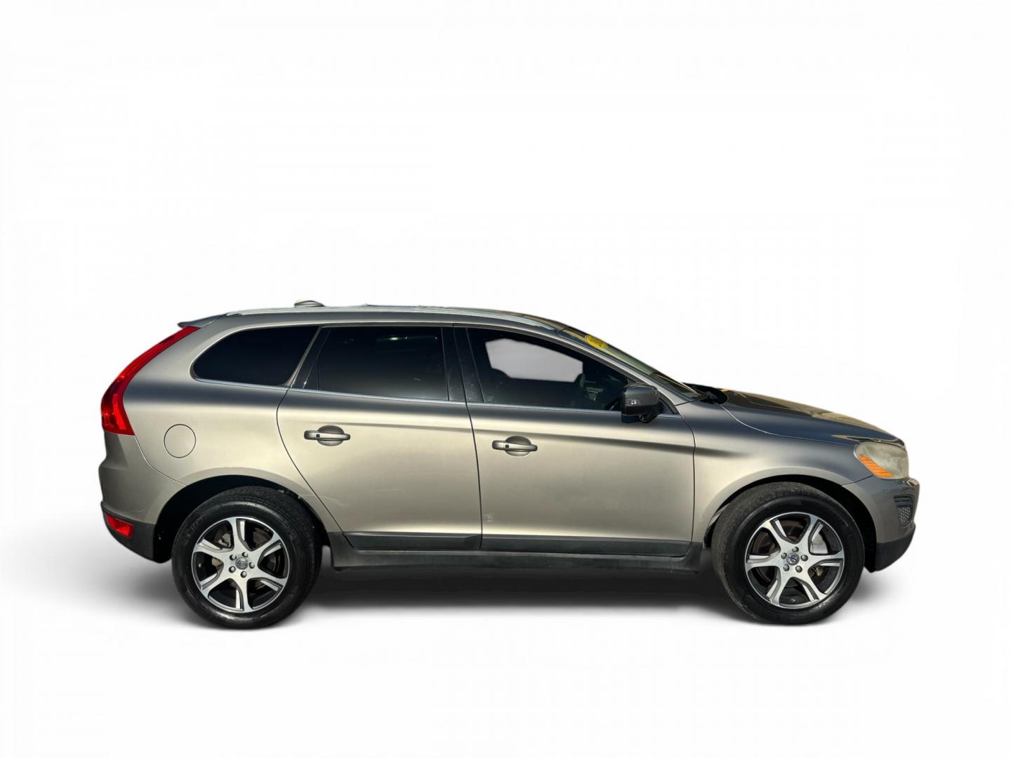 2013 Volvo XC60 T6 AWD (YV4902DZ7D2) with an 3.0L L6 DOHC 24V TURBO engine, 6-Speed Automatic transmission, located at 16710 Clay Rd., Houston, TX, 77084, (281) 859-7900, 29.834864, -95.656166- Photo#5