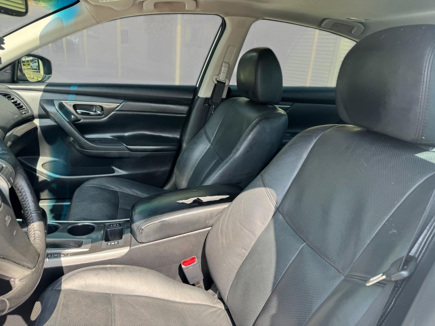 2015 Nissan Altima 2.5 S (1N4AL3AP8FN) with an 2.5L L4 DOHC 16V engine, CVT transmission, located at 16710 Clay Rd., Houston, TX, 77084, (281) 859-7900, 29.834864, -95.656166- Photo#10