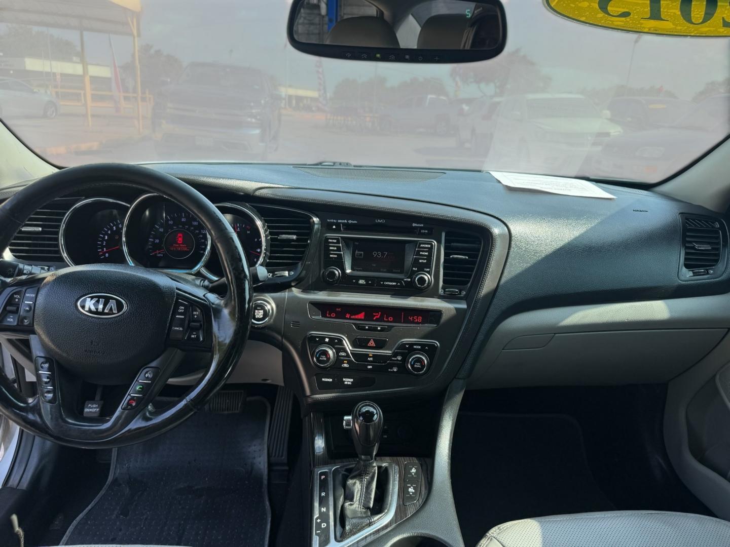 2013 Kia Optima EX (5XXGN4A73DG) with an 2.4L L4 DOHC 16V engine, 6-Speed Automatic transmission, located at 16710 Clay Rd., Houston, TX, 77084, (281) 859-7900, 29.834864, -95.656166- Photo#9