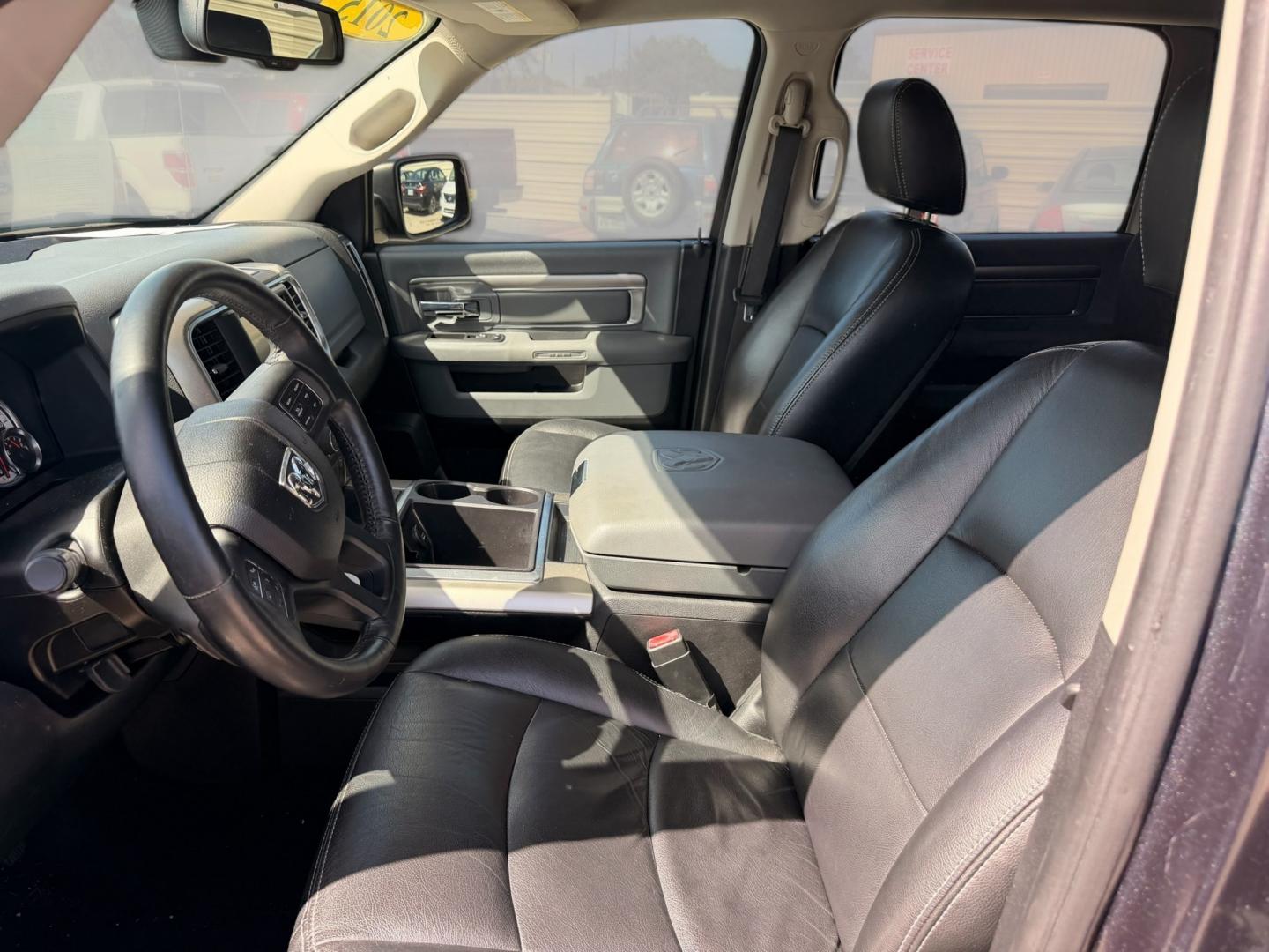 2015 RAM 1500 SLT Crew Cab SWB 2WD (1C6RR6LM1FS) with an 3.6L V6 DOHC 24V DIESEL engine, 6A transmission, located at 16710 Clay Rd., Houston, TX, 77084, (281) 859-7900, 29.834864, -95.656166- Photo#10