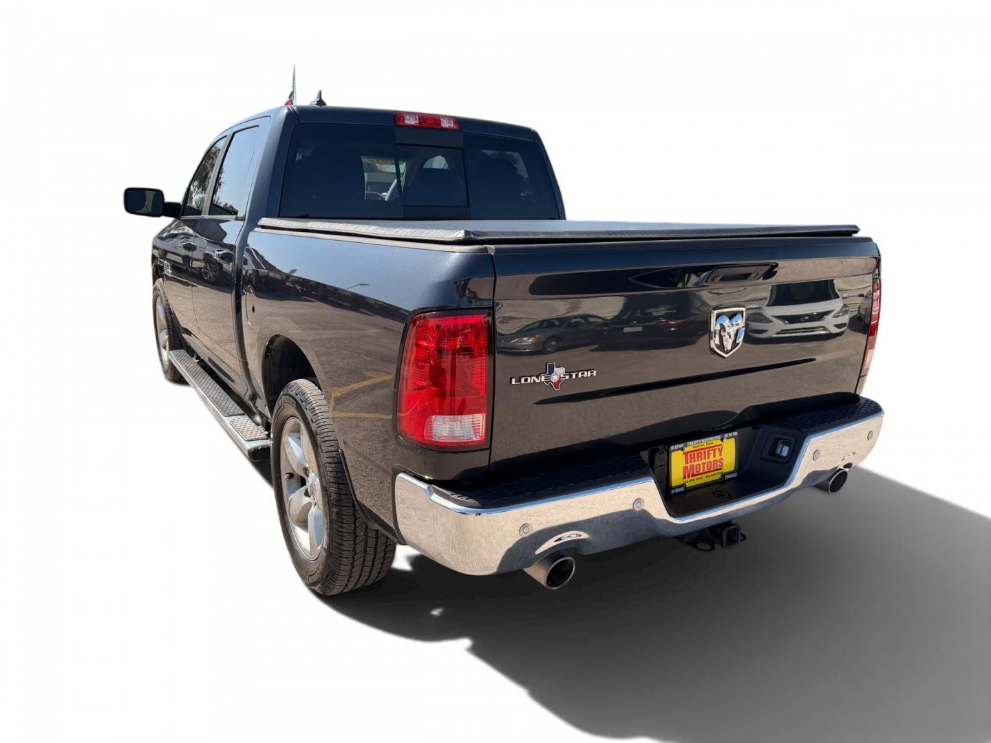 2015 RAM 1500 SLT Crew Cab SWB 2WD (1C6RR6LM1FS) with an 3.6L V6 DOHC 24V DIESEL engine, 6A transmission, located at 16710 Clay Rd., Houston, TX, 77084, (281) 859-7900, 29.834864, -95.656166- Photo#1