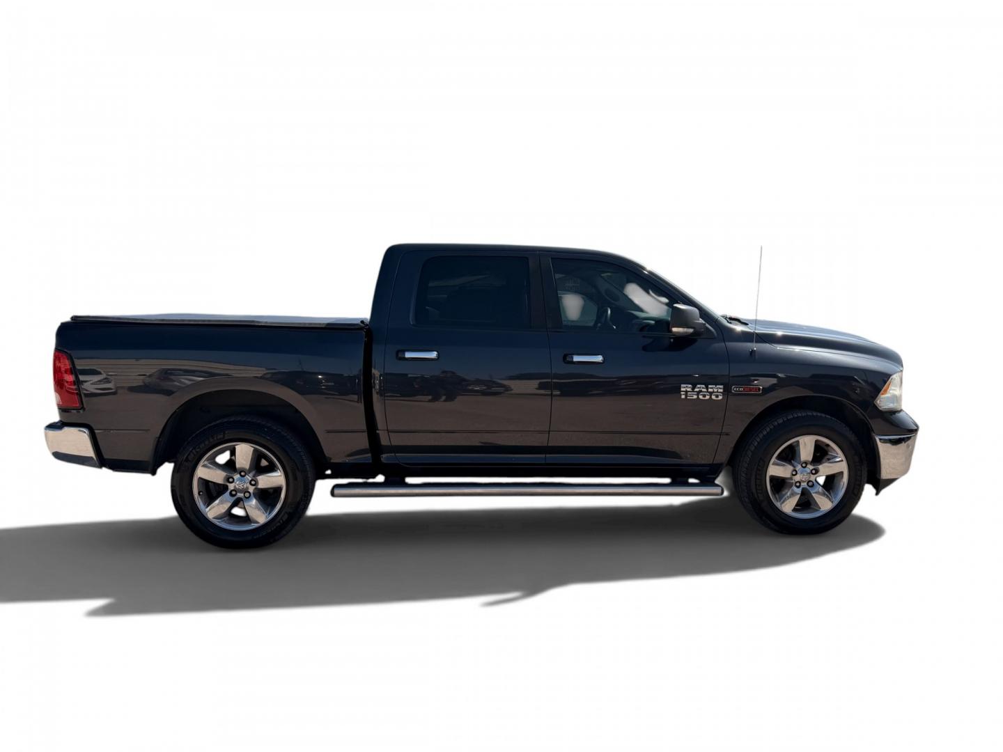 2015 RAM 1500 SLT Crew Cab SWB 2WD (1C6RR6LM1FS) with an 3.6L V6 DOHC 24V DIESEL engine, 6A transmission, located at 16710 Clay Rd., Houston, TX, 77084, (281) 859-7900, 29.834864, -95.656166- Photo#3