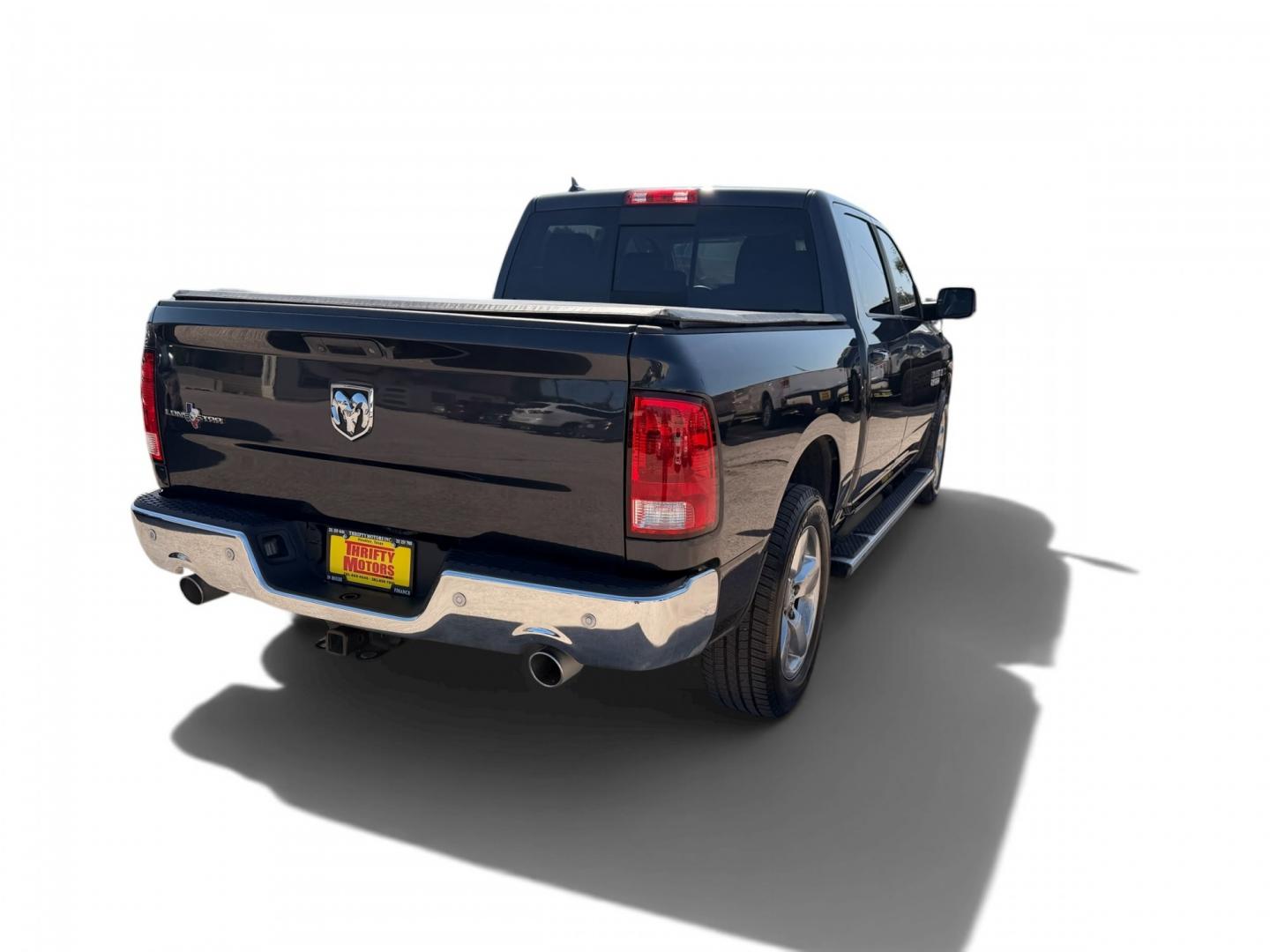 2015 RAM 1500 SLT Crew Cab SWB 2WD (1C6RR6LM1FS) with an 3.6L V6 DOHC 24V DIESEL engine, 6A transmission, located at 16710 Clay Rd., Houston, TX, 77084, (281) 859-7900, 29.834864, -95.656166- Photo#4