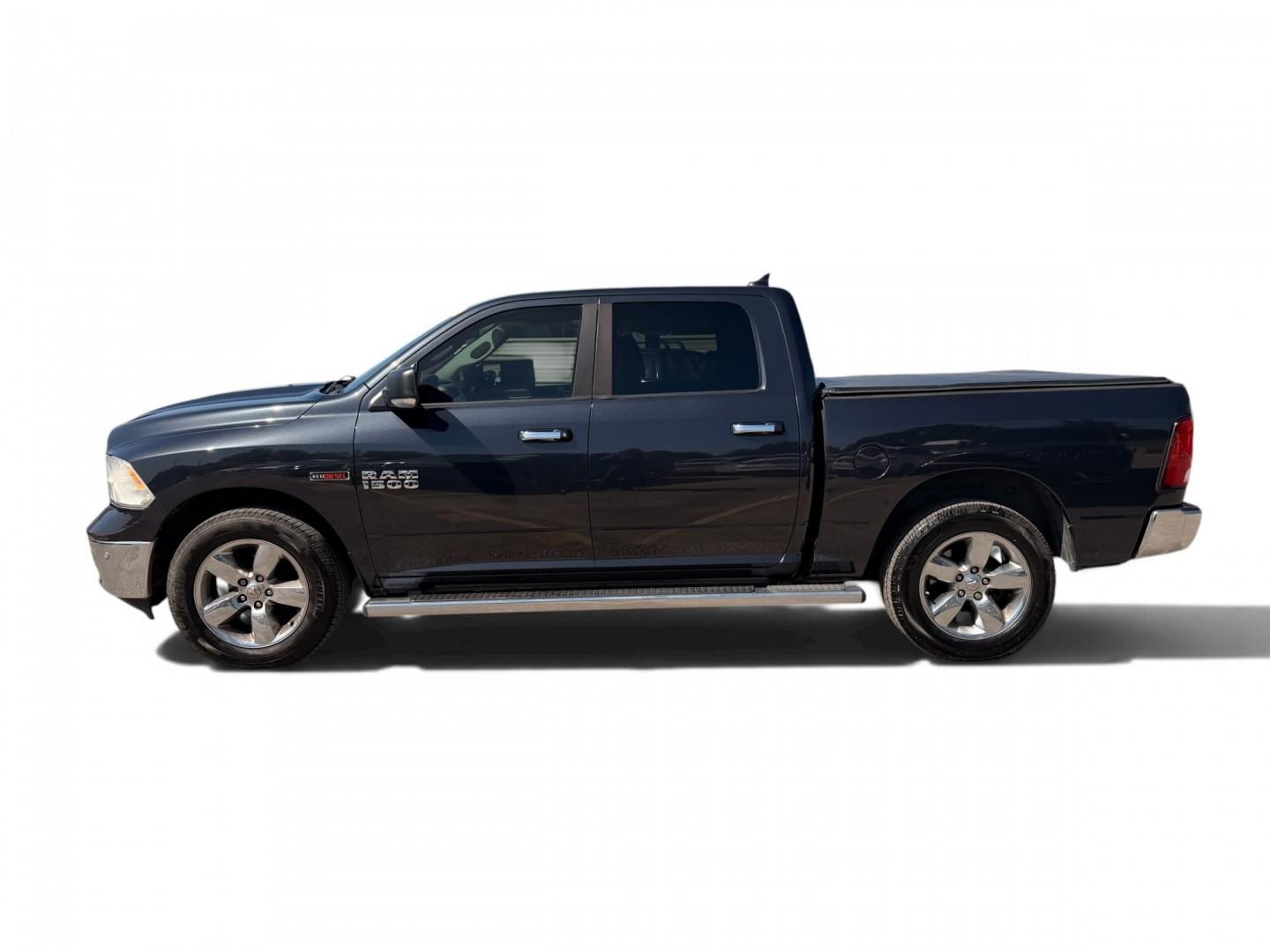 2015 RAM 1500 SLT Crew Cab SWB 2WD (1C6RR6LM1FS) with an 3.6L V6 DOHC 24V DIESEL engine, 6A transmission, located at 16710 Clay Rd., Houston, TX, 77084, (281) 859-7900, 29.834864, -95.656166- Photo#7