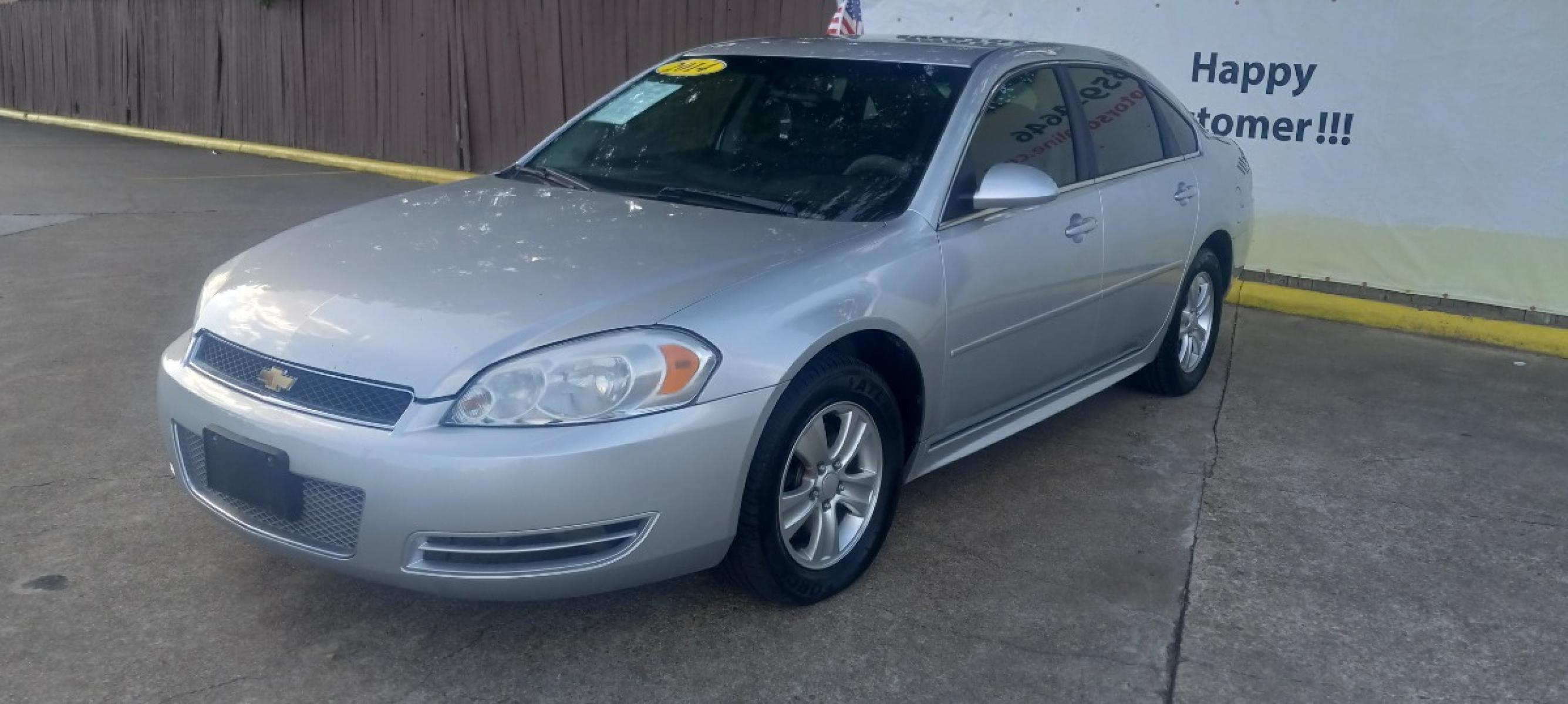 2014 Silver Chevrolet Impala Limited (2G1WA5E32E1) with an 3.6L V6 3.6L V6 engine, Automatic 6-Speed transmission, located at 16710 Clay Rd., Houston, TX, 77084, (281) 859-7900, 29.834864, -95.656166 - Cash. - Photo #2