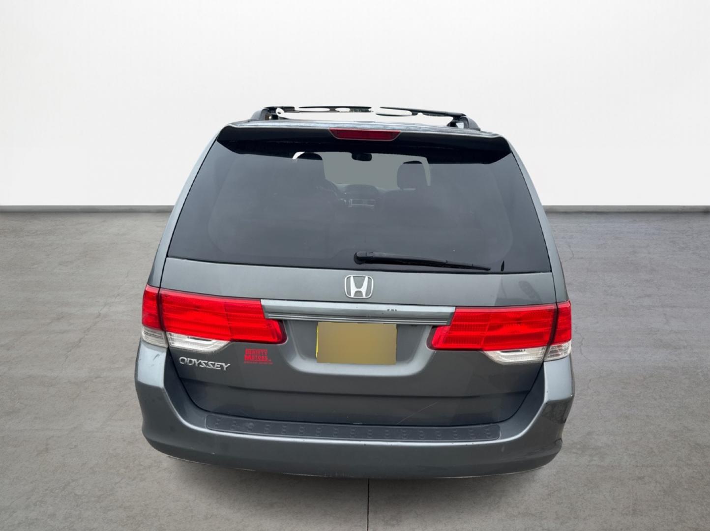 2008 Gray Honda Odyssey (5FNRL38648B) with an 3.5L V6 3.5L V6 engine, Automatic 5-Speed transmission, located at 16710 Clay Rd., Houston, TX, 77084, (281) 859-7900, 29.834864, -95.656166 - Low Down. Low Payments. - Photo#4