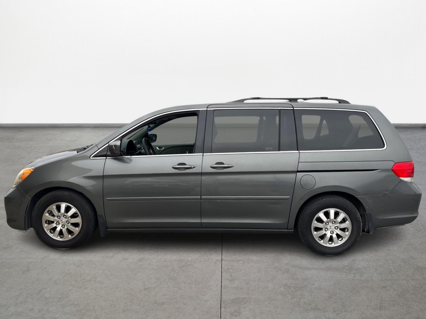 2008 Gray Honda Odyssey (5FNRL38648B) with an 3.5L V6 3.5L V6 engine, Automatic 5-Speed transmission, located at 16710 Clay Rd., Houston, TX, 77084, (281) 859-7900, 29.834864, -95.656166 - Low Down. Low Payments. - Photo#6