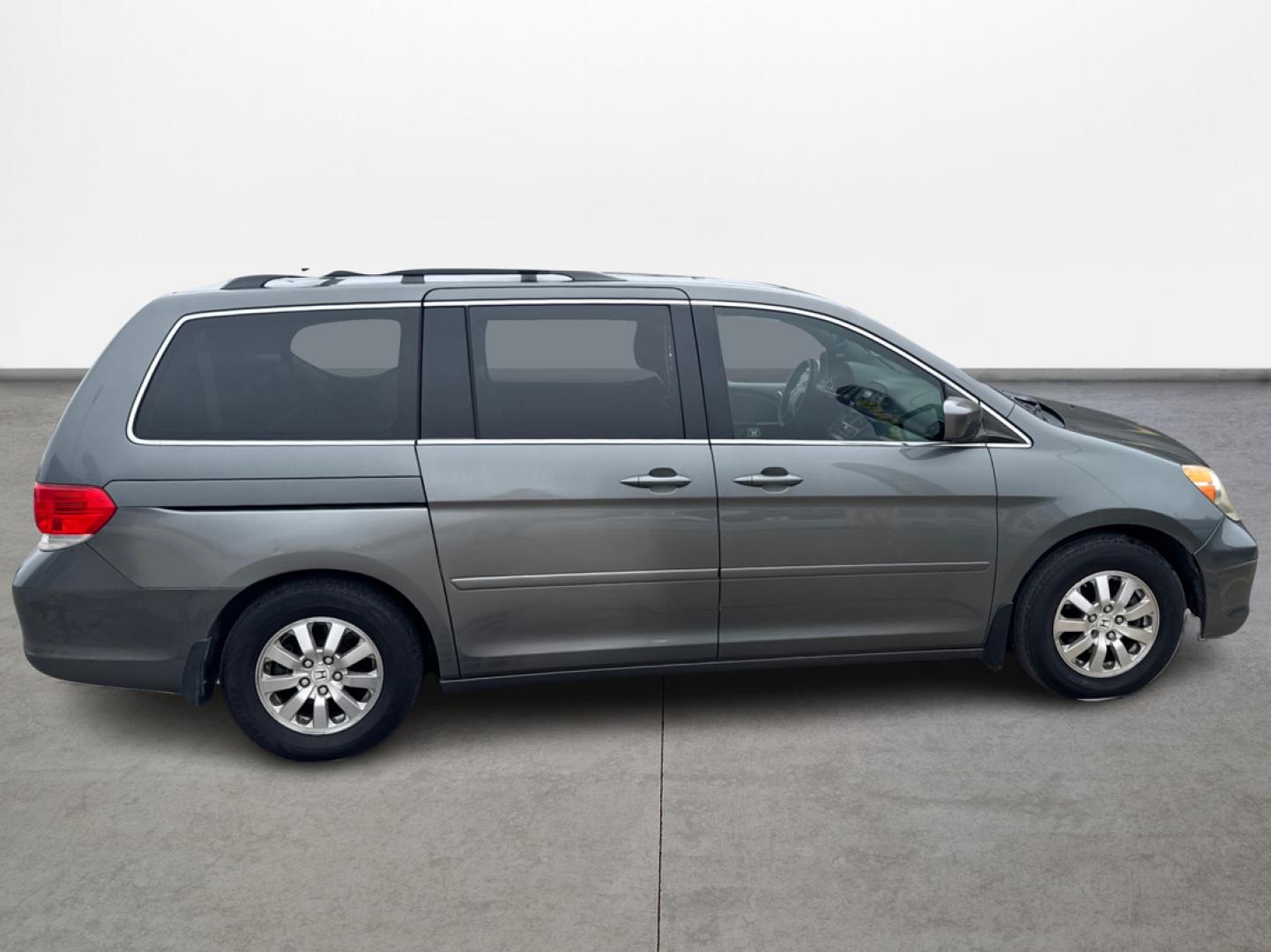 2008 Gray Honda Odyssey (5FNRL38648B) with an 3.5L V6 3.5L V6 engine, Automatic 5-Speed transmission, located at 16710 Clay Rd., Houston, TX, 77084, (281) 859-7900, 29.834864, -95.656166 - Low Down. Low Payments. - Photo#10