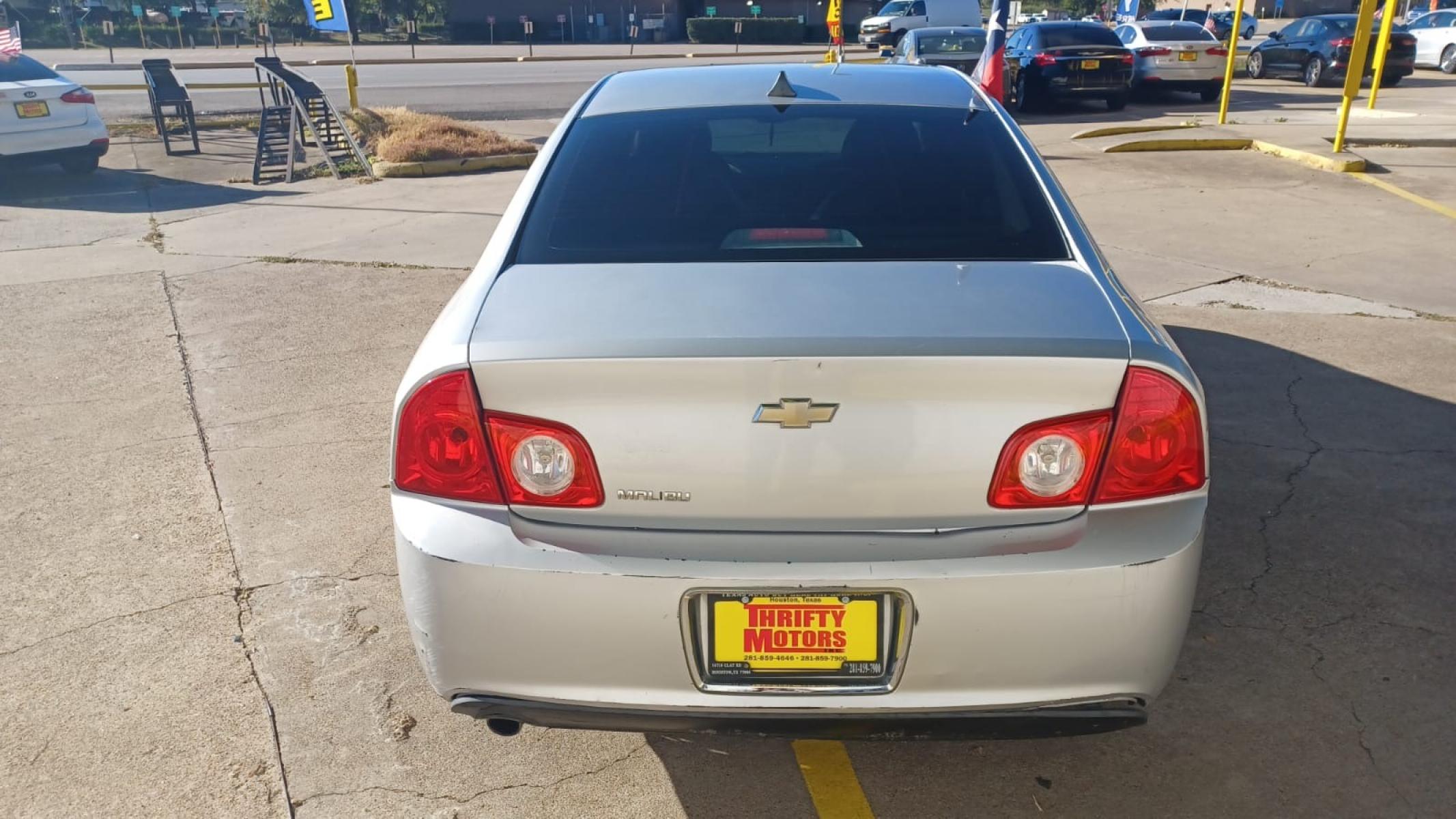 2012 Silver Chevrolet Malibu (1G1ZD5EU6CF) with an 2.4L I4 2.4L I4 engine, Automatic 6-Speed transmission, located at 16710 Clay Rd., Houston, TX, 77084, (281) 859-7900, 29.834864, -95.656166 - Photo #5