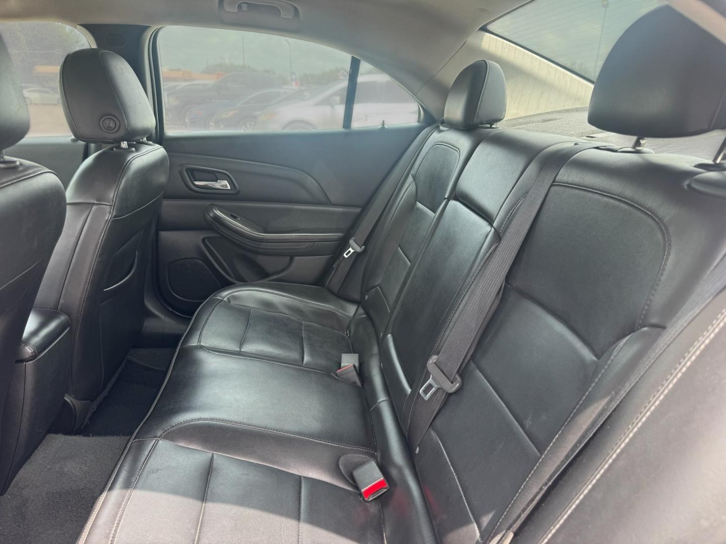 2016 Silver Chevrolet Malibu Limited (1G11E5SA7GU) with an 2.5L I4 2.5L I4 engine, Automatic 6-Speed transmission, located at 16710 Clay Rd., Houston, TX, 77084, (281) 859-7900, 29.834864, -95.656166- Photo#12