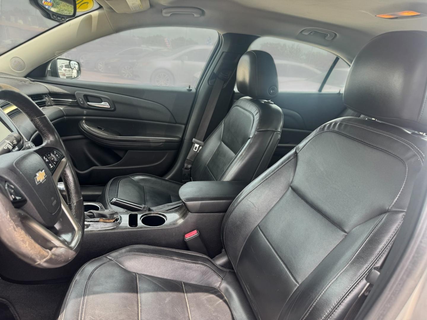 2016 Silver Chevrolet Malibu Limited (1G11E5SA7GU) with an 2.5L I4 2.5L I4 engine, Automatic 6-Speed transmission, located at 16710 Clay Rd., Houston, TX, 77084, (281) 859-7900, 29.834864, -95.656166- Photo#11