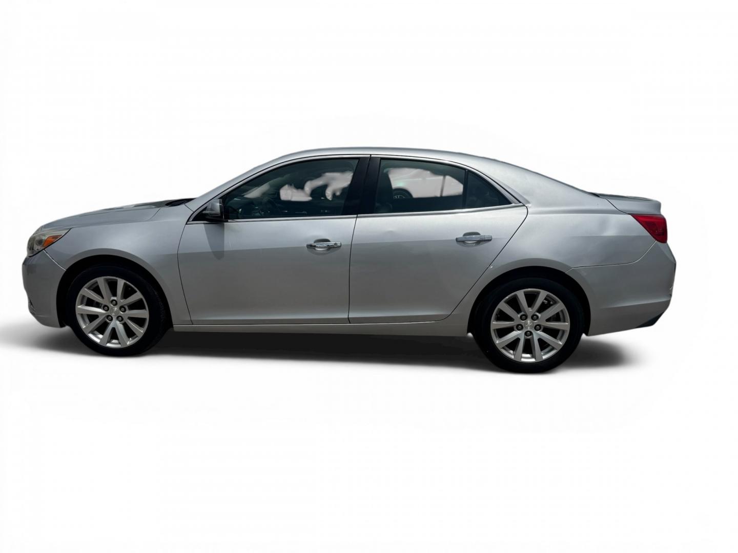 2016 Silver Chevrolet Malibu Limited (1G11E5SA7GU) with an 2.5L I4 2.5L I4 engine, Automatic 6-Speed transmission, located at 16710 Clay Rd., Houston, TX, 77084, (281) 859-7900, 29.834864, -95.656166- Photo#7