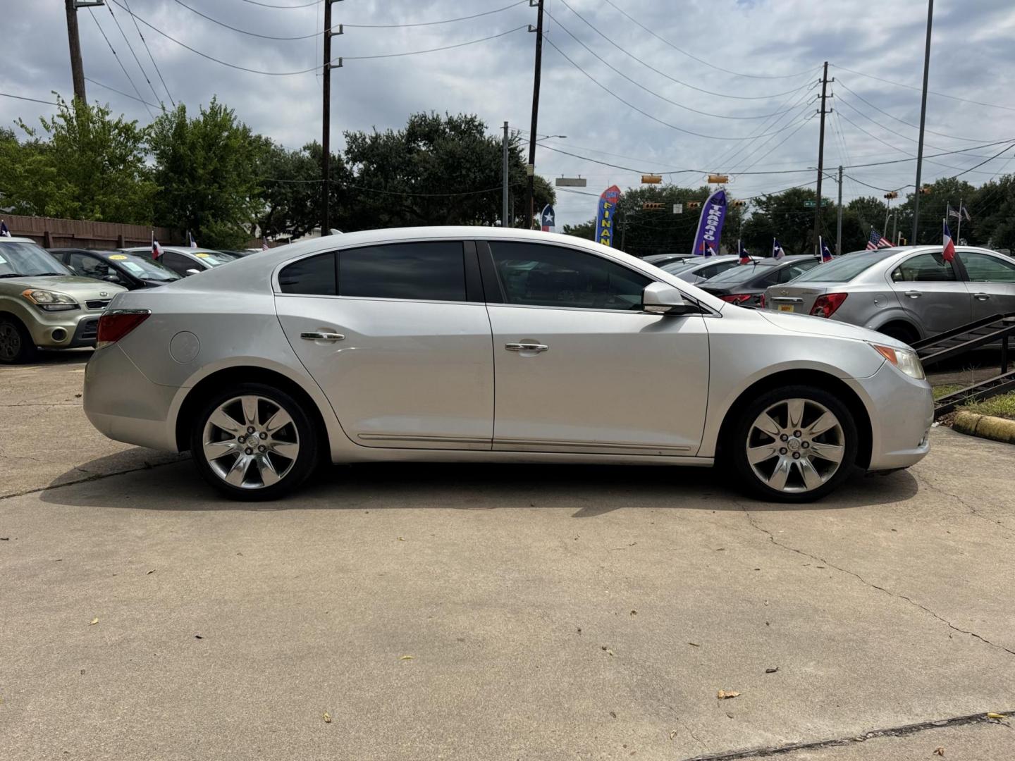 2011 /GRAY Buick LaCrosse CXL FWD (1G4GC5GD9BF) with an 3.6L V6 DOHC 24V engine, 6-Speed Automatic Overdrive transmission, located at 16710 Clay Rd., Houston, TX, 77084, (281) 859-7900, 29.834864, -95.656166 - LOW DOWN......LOW PAYMENTS..... WE DO ALL KINGS OF BAD CREDIT - Photo#9