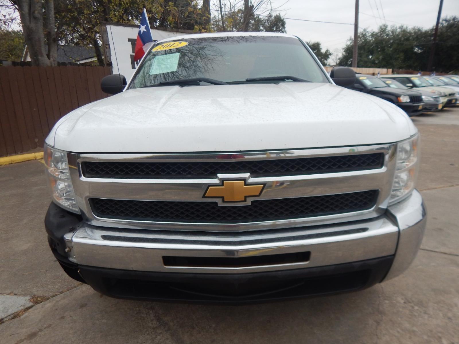2012 White Chevrolet Silverado 1500 Work Truck Ext. Cab 4WD (1GCRKPEA6CZ) with an 4.8L V8 OHV 16V engine, 4-Speed Automatic transmission, located at 16710 Clay Rd., Houston, TX, 77084, (281) 859-7900, 29.834864, -95.656166 - Low Down. Low Payments. - Photo #2
