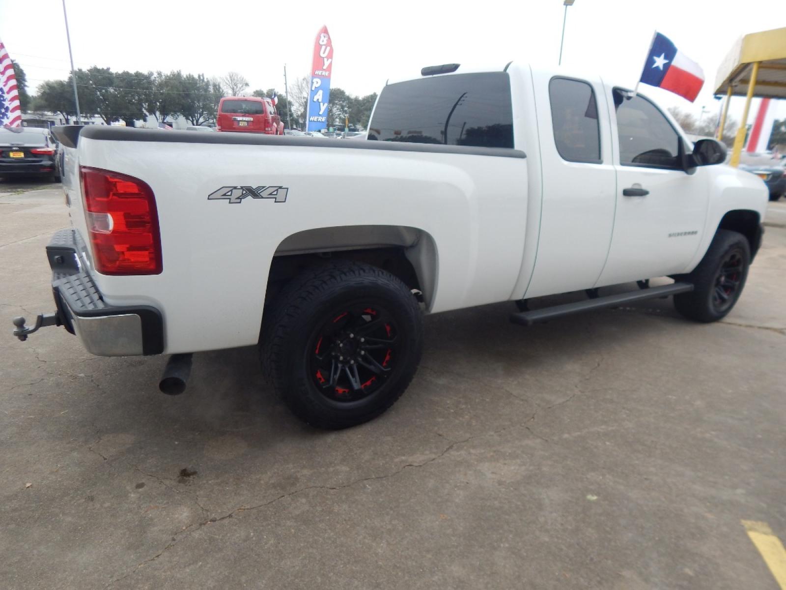 2012 White Chevrolet Silverado 1500 Work Truck Ext. Cab 4WD (1GCRKPEA6CZ) with an 4.8L V8 OHV 16V engine, 4-Speed Automatic transmission, located at 16710 Clay Rd., Houston, TX, 77084, (281) 859-7900, 29.834864, -95.656166 - Low Down. Low Payments. - Photo #5