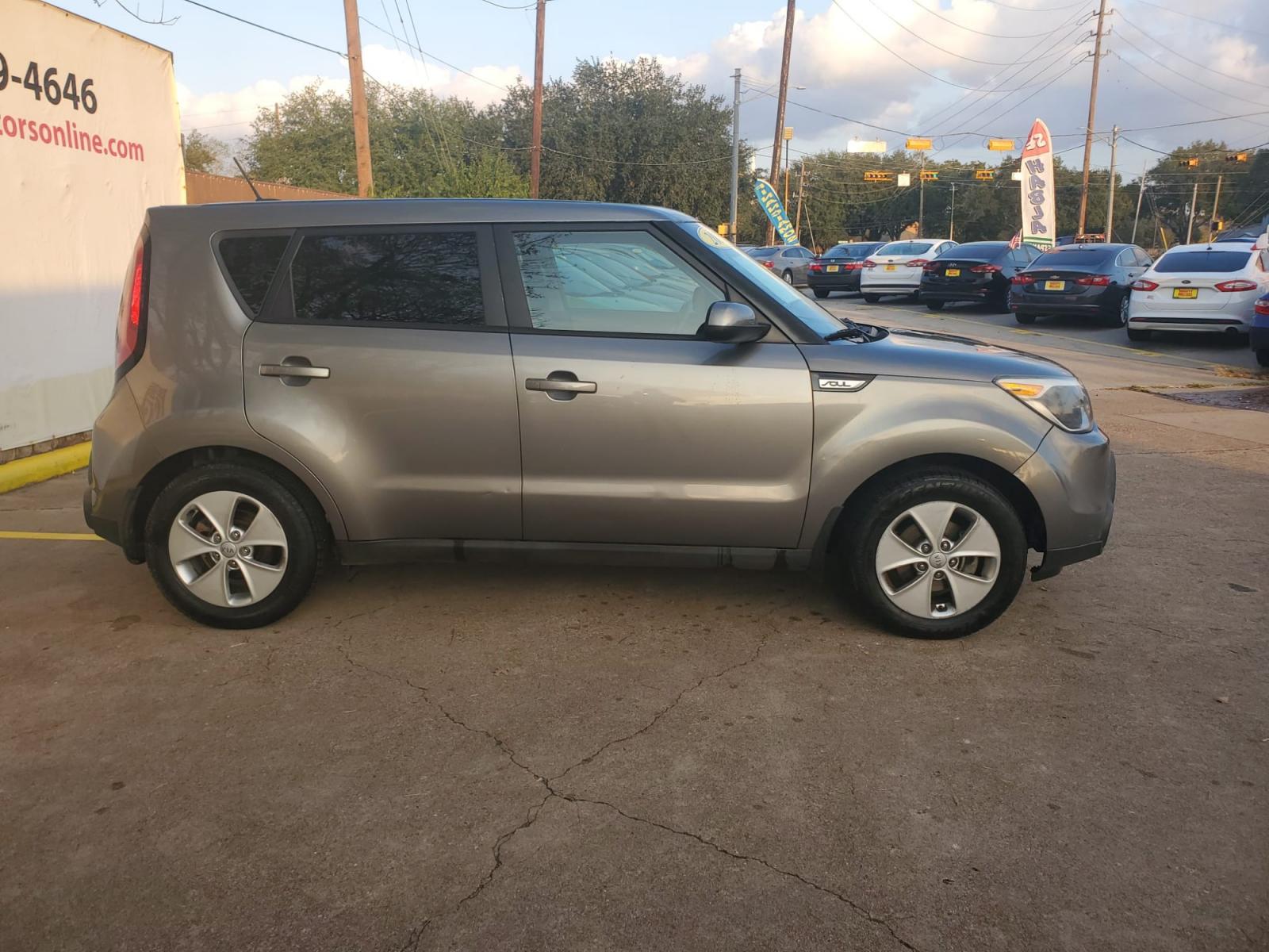 2015 Gray Kia Soul Base (KNDJN2A23F7) with an 1.6L L4 DOHC 16V engine, located at 16710 Clay Rd., Houston, TX, 77084, (281) 859-7900, 29.834864, -95.656166 - Low Down. Low Payments. - Photo #2