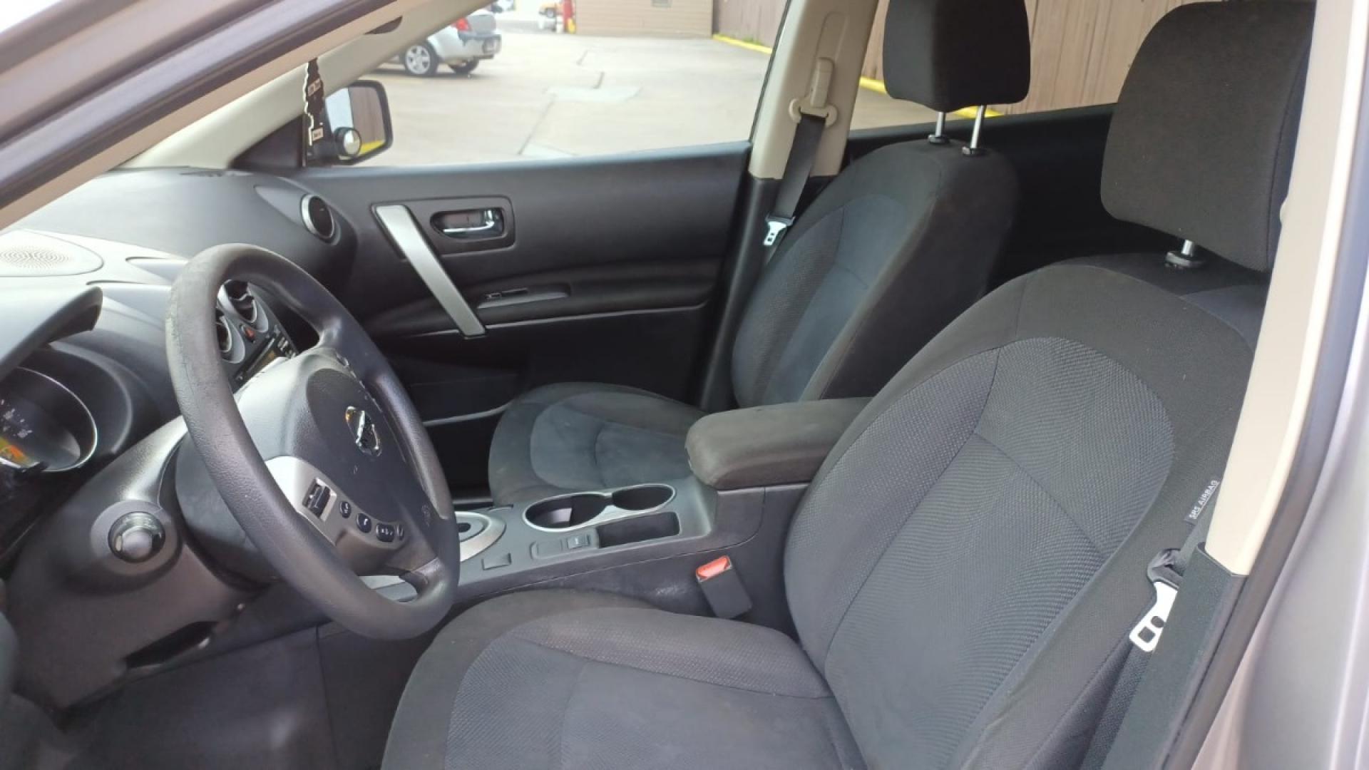 2015 Brown Nissan Rogue Select S 2WD (JN8AS5MT5FW) with an 2.5L L4 DOHC 16V engine, Continuously Variable Transmission transmission, located at 16710 Clay Rd., Houston, TX, 77084, (281) 859-7900, 29.834864, -95.656166 - Low Down. Low Payments. - Photo#6
