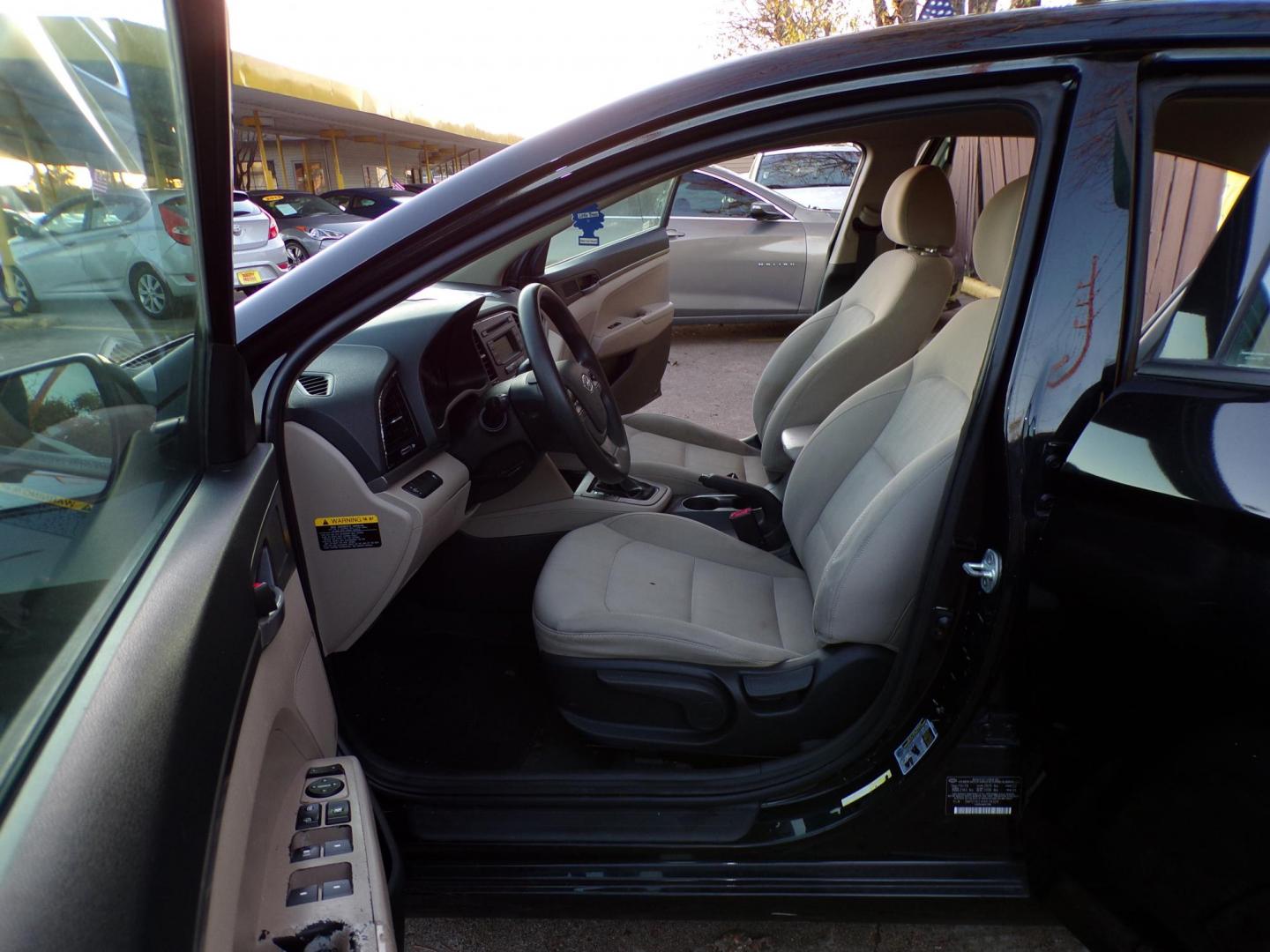 2017 Black /Gray Hyundai Elantra SE 6AT (5NPD74LFXHH) with an 1.8L L4 DOHC 16V engine, 6A transmission, located at 16710 Clay Rd., Houston, TX, 77084, (281) 859-7900, 29.834864, -95.656166 - Low Down. Low Payments. - Photo#10