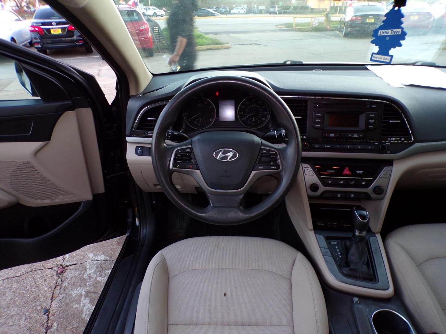 2017 Black /Gray Hyundai Elantra SE 6AT (5NPD74LFXHH) with an 1.8L L4 DOHC 16V engine, 6A transmission, located at 16710 Clay Rd., Houston, TX, 77084, (281) 859-7900, 29.834864, -95.656166 - Low Down. Low Payments. - Photo#8
