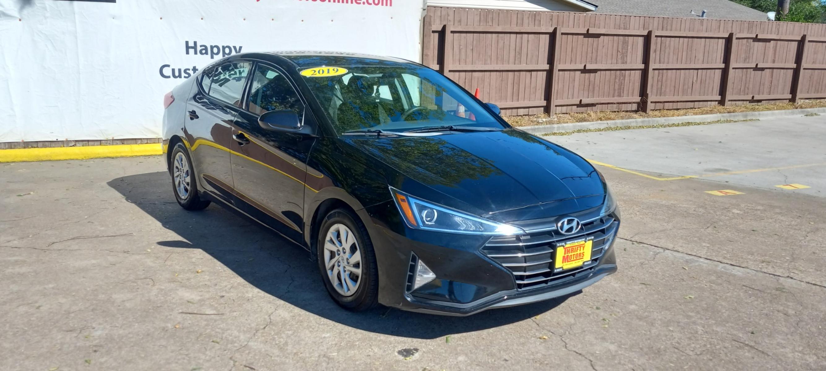 2019 BLACK Hyundai Elantra SE 6AT (5NPD74LF0KH) with an 1.8L L4 DOHC 16V engine, 6A transmission, located at 16710 Clay Rd., Houston, TX, 77084, (281) 859-7900, 29.834864, -95.656166 - Low Down. Low Payments. - Photo #3