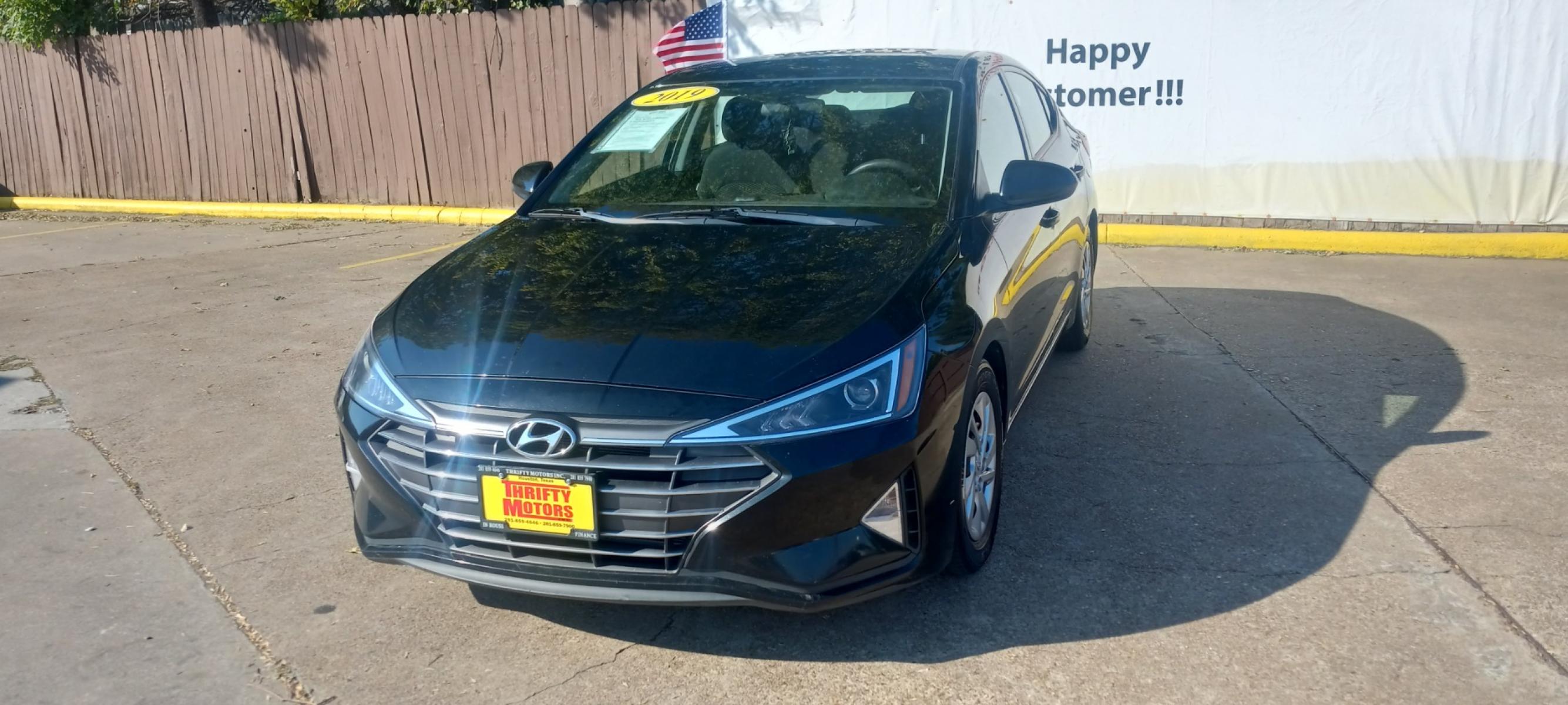 2019 BLACK Hyundai Elantra SE 6AT (5NPD74LFXKH) with an 1.8L L4 DOHC 16V engine, 6A transmission, located at 16710 Clay Rd., Houston, TX, 77084, (281) 859-7900, 29.834864, -95.656166 - Low Down. Low Payments. - Photo #2