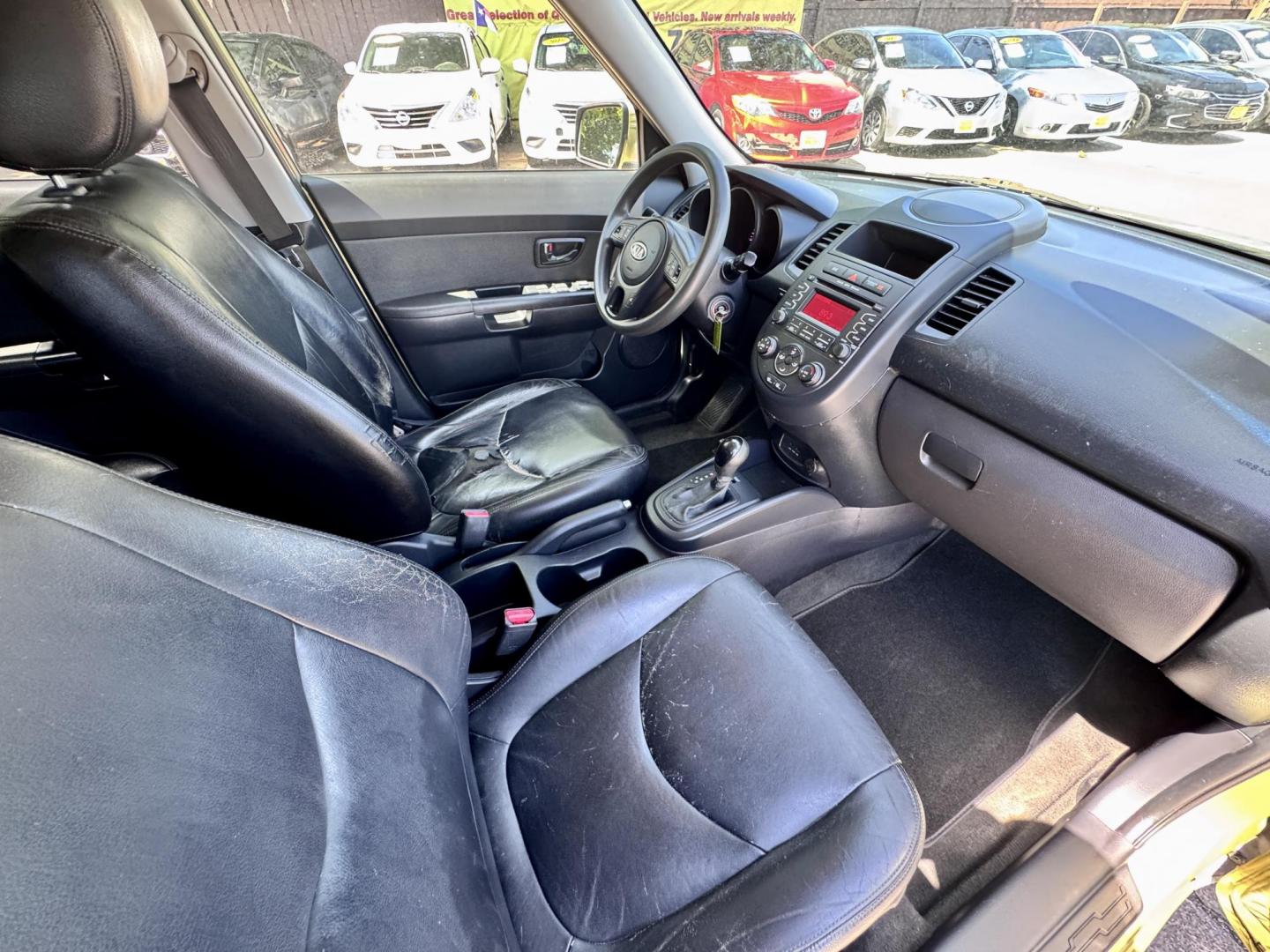 2012 Green /Gray Kia Soul Base (KNDJT2A53C7) with an 1.6L L4 DOHC 16V engine, 5-Speed Automatic transmission, located at 16710 Clay Rd., Houston, TX, 77084, (281) 859-7900, 29.834864, -95.656166 - Low Down. Low Payments. - Photo#10