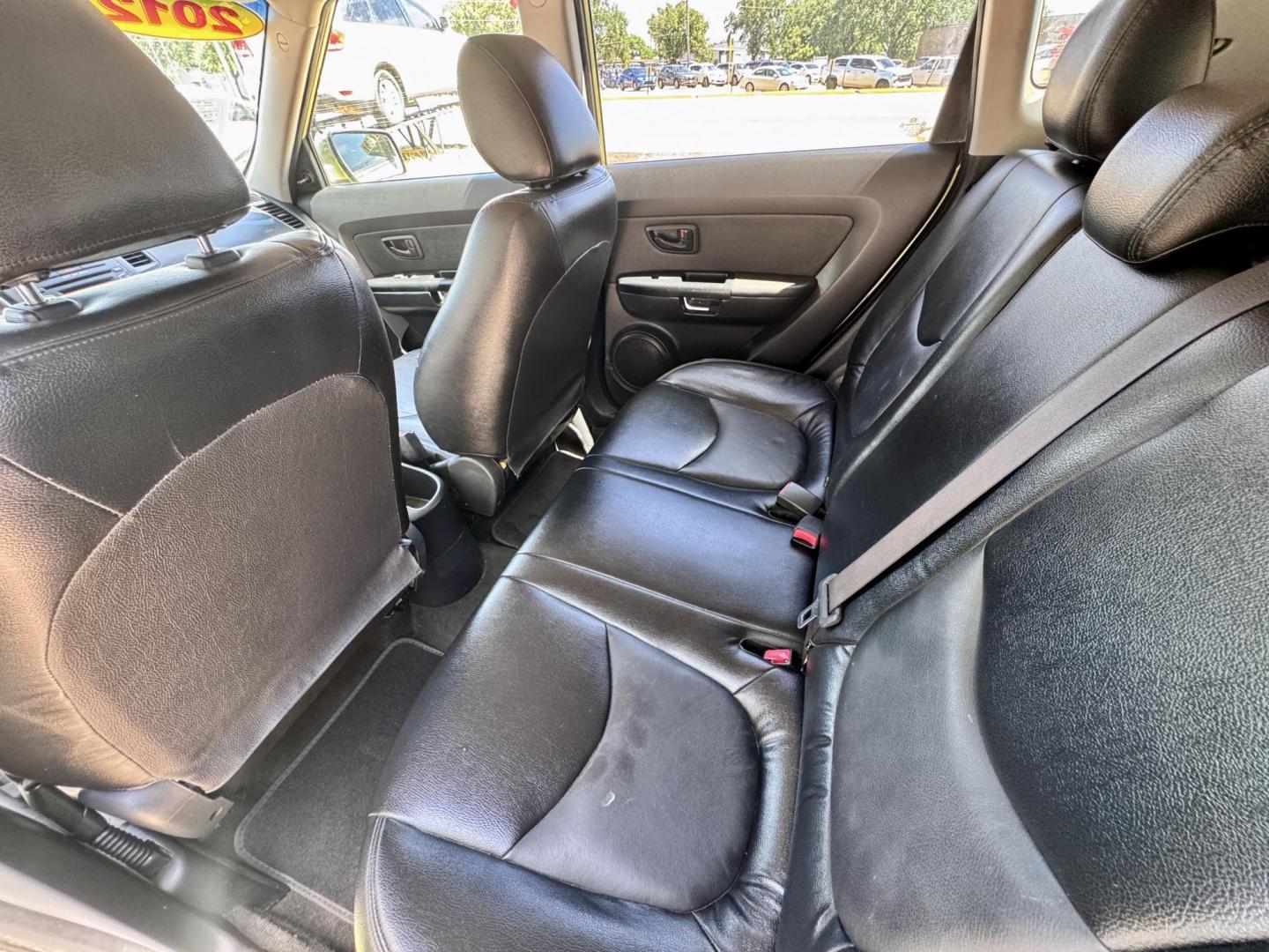 2012 Green /Gray Kia Soul Base (KNDJT2A53C7) with an 1.6L L4 DOHC 16V engine, 5-Speed Automatic transmission, located at 16710 Clay Rd., Houston, TX, 77084, (281) 859-7900, 29.834864, -95.656166 - Low Down. Low Payments. - Photo#9