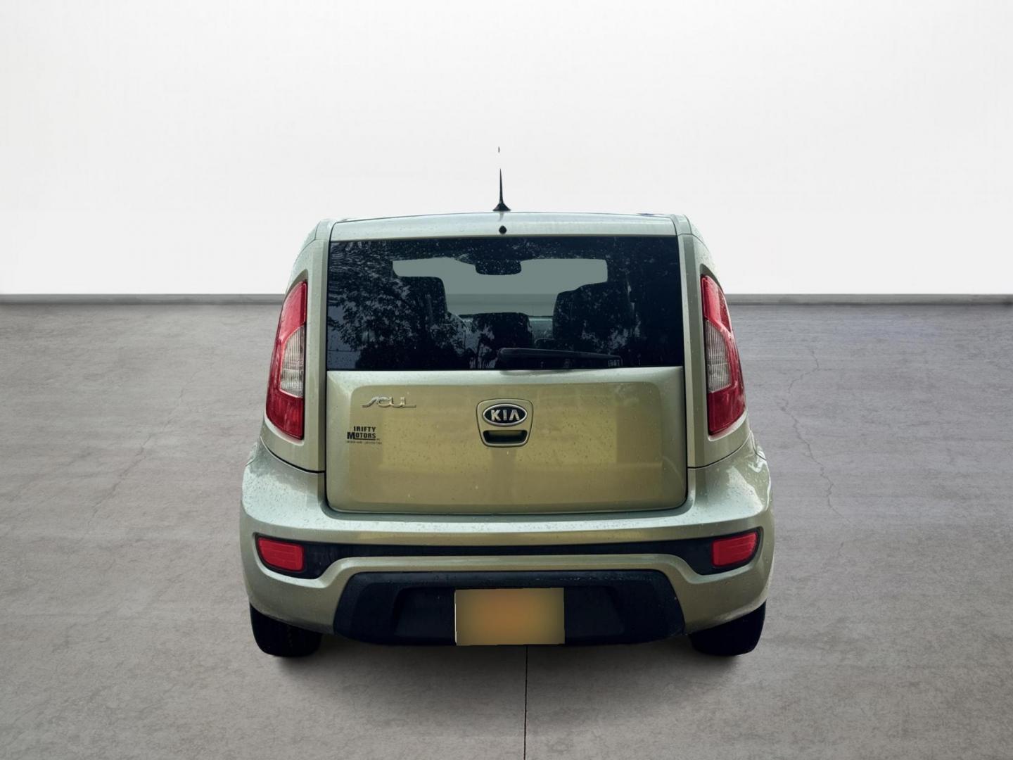 2012 Green /Gray Kia Soul Base (KNDJT2A53C7) with an 1.6L L4 DOHC 16V engine, 5-Speed Automatic transmission, located at 16710 Clay Rd., Houston, TX, 77084, (281) 859-7900, 29.834864, -95.656166 - Low Down. Low Payments. - Photo#5
