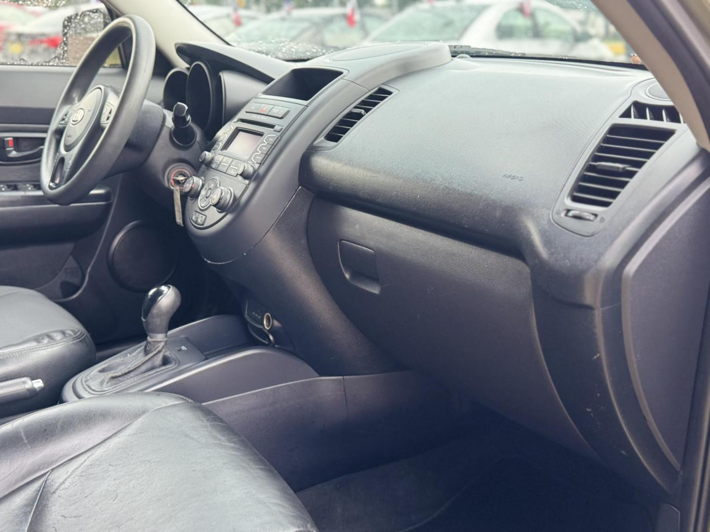 2012 Green /Gray Kia Soul Base (KNDJT2A53C7) with an 1.6L L4 DOHC 16V engine, 5-Speed Automatic transmission, located at 16710 Clay Rd., Houston, TX, 77084, (281) 859-7900, 29.834864, -95.656166 - Low Down. Low Payments. - Photo#14