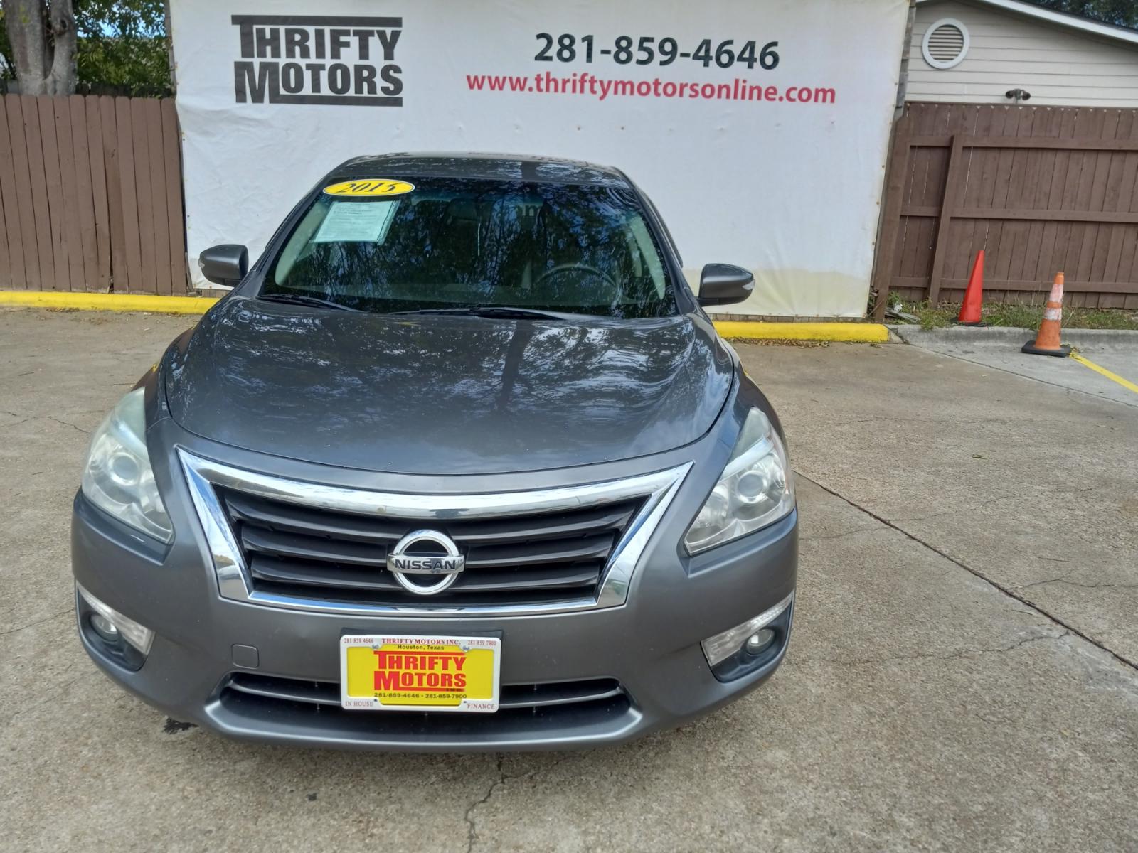 2015 Gray Nissan Altima 2.5 S (1N4AL3AP5FN) with an 2.5L L4 DOHC 16V engine, located at 16710 Clay Rd., Houston, TX, 77084, (281) 859-7900, 29.834864, -95.656166 - Low Down. Low Payments. - Photo #1